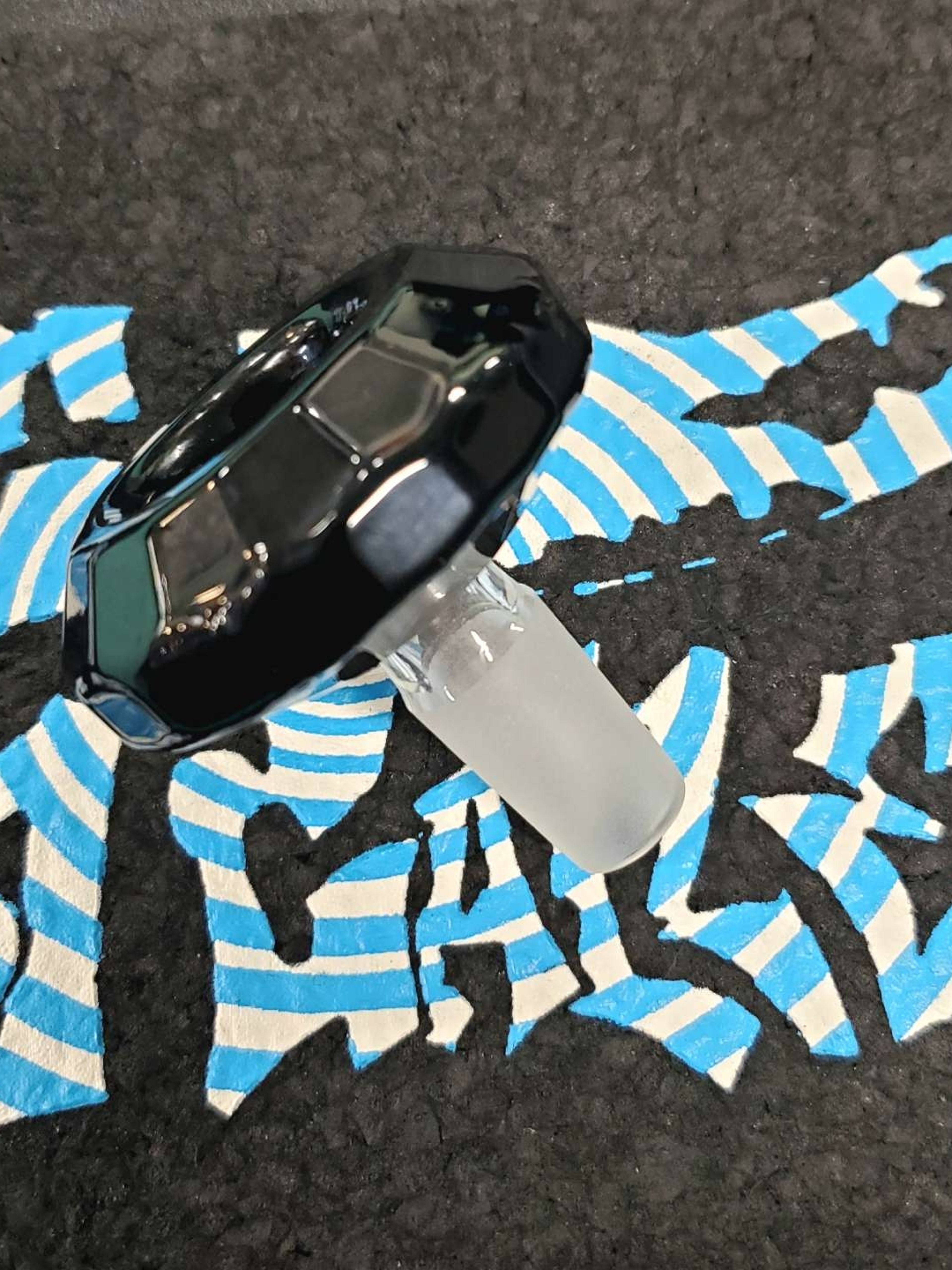 Preview pic of Hillside glass faceted slide