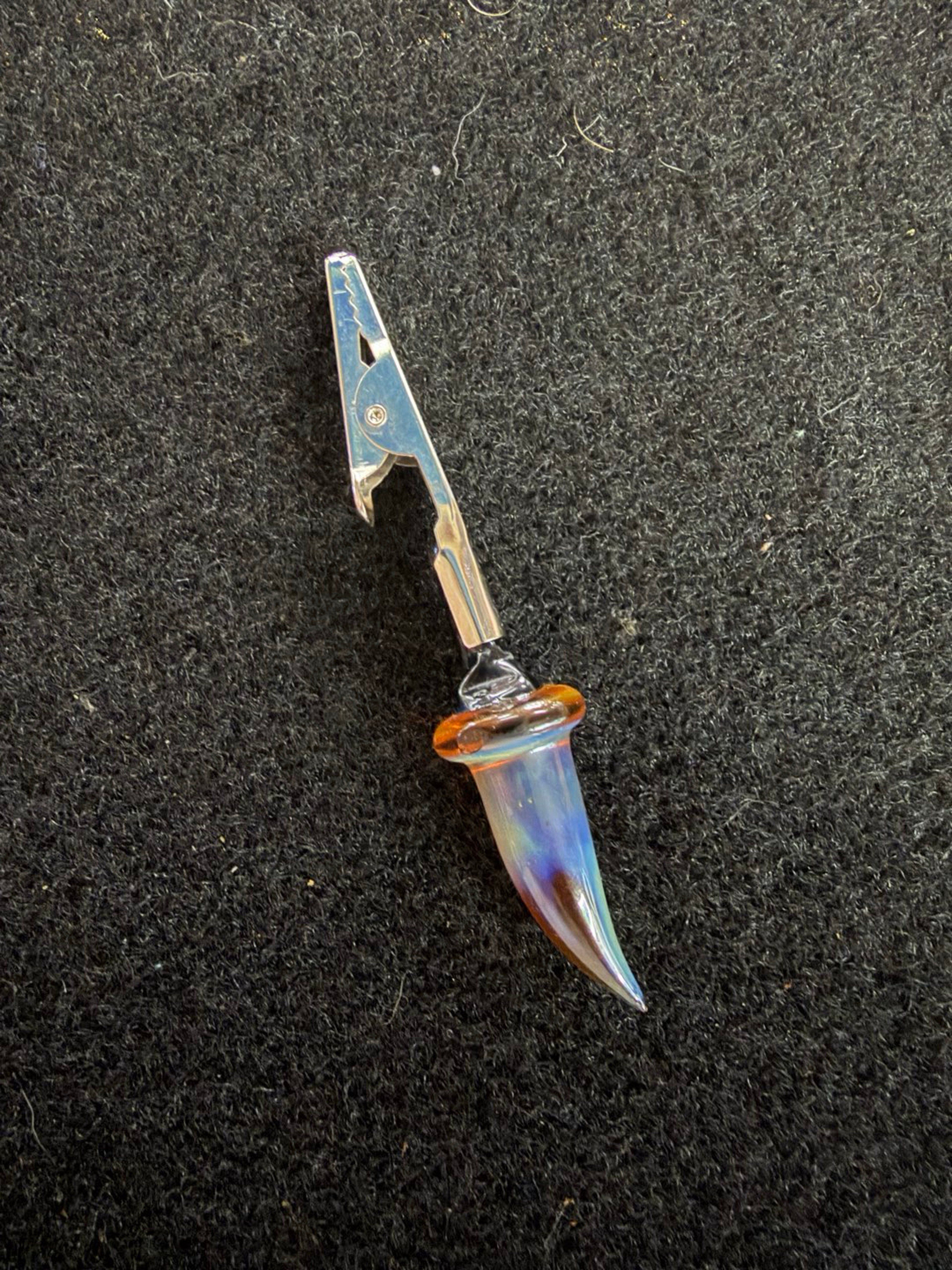 Preview pic of Silver Fume Horned Alligator (roach) clip!