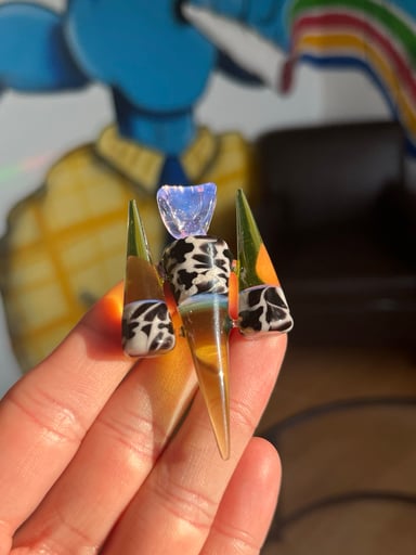Preview pic of Rich Villa Pendant