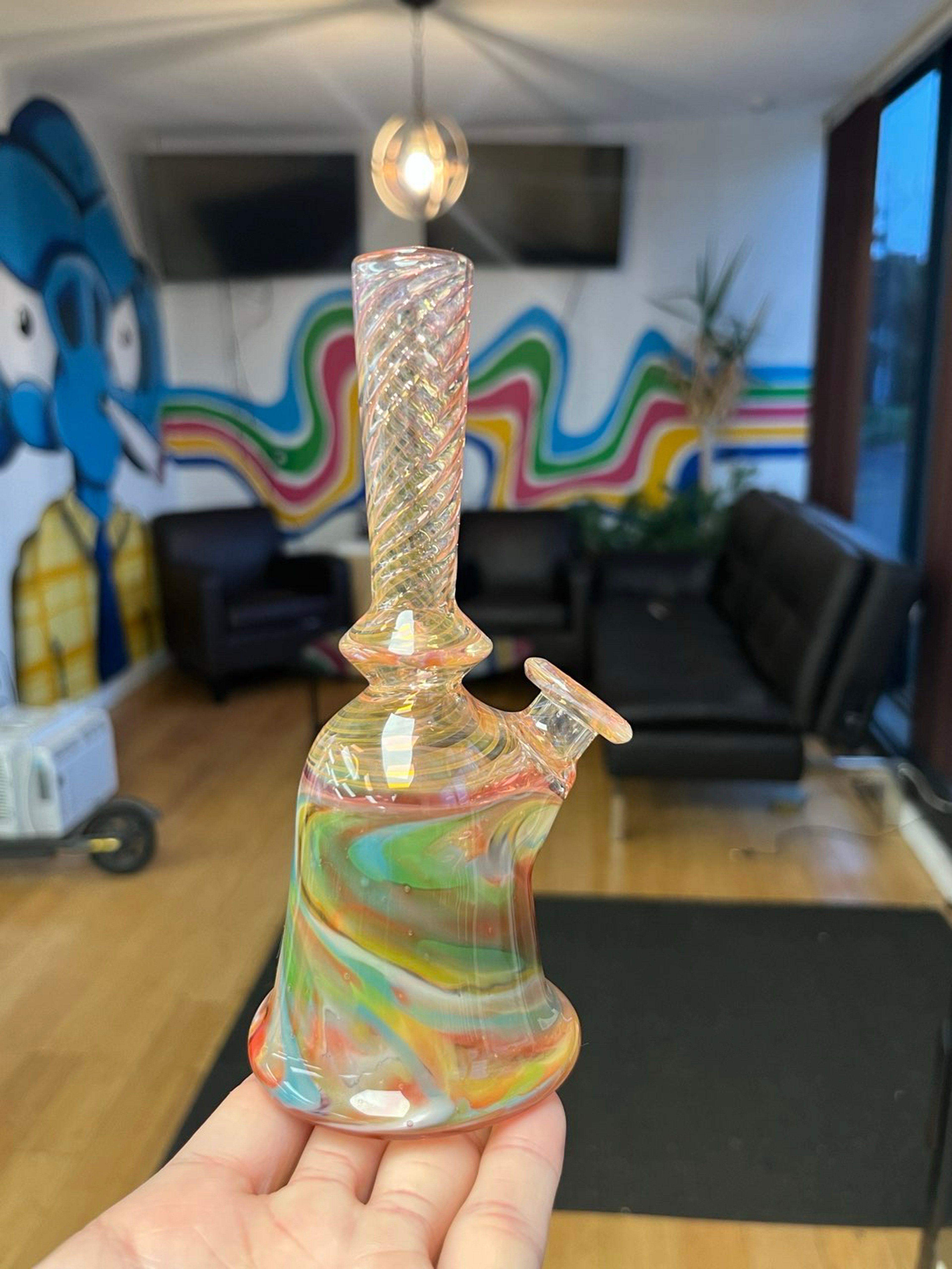 Preview pic of Rich Villa Banger Hanger