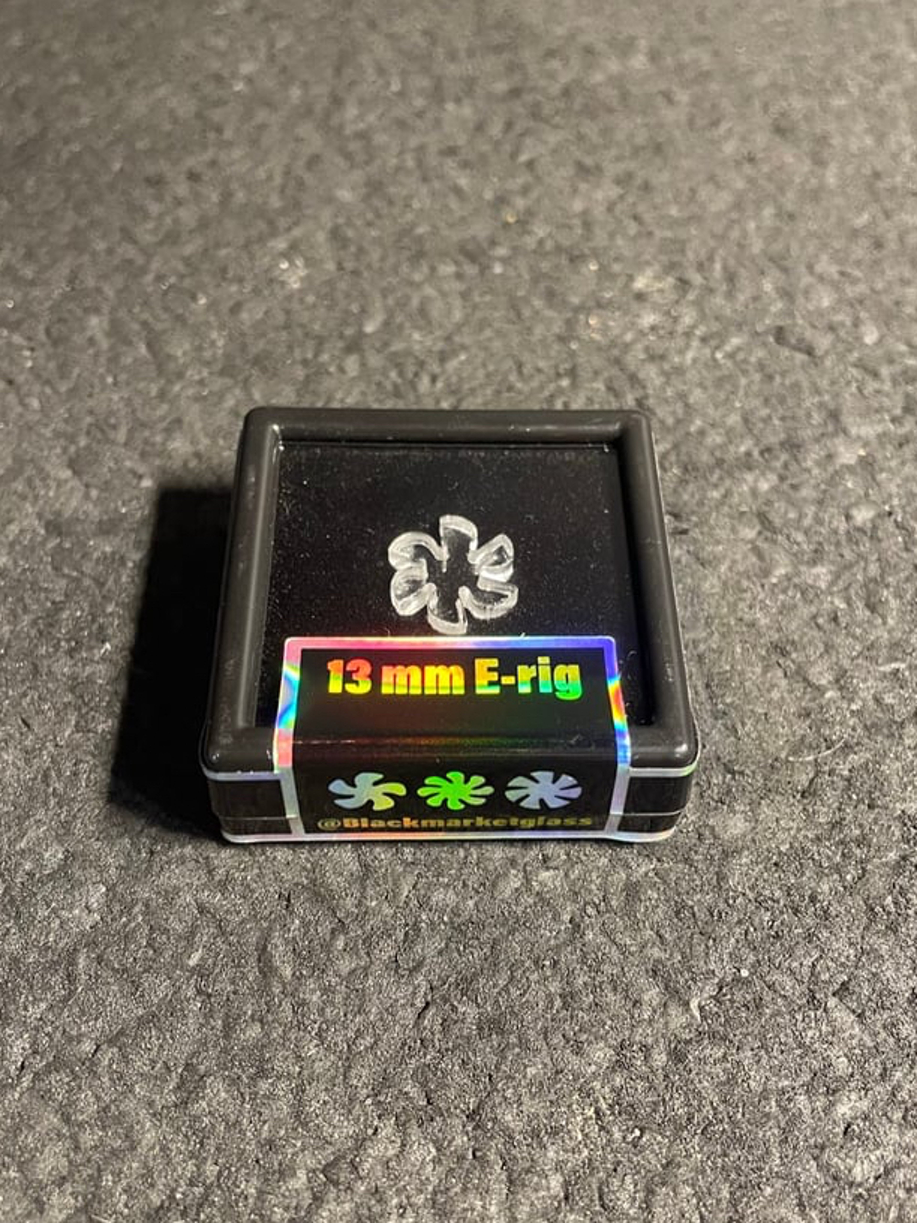 Preview pic of Black Market Glass 13mm Flake Style 2