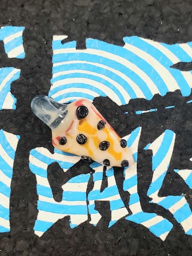 Preview pic of Olive pizza slice