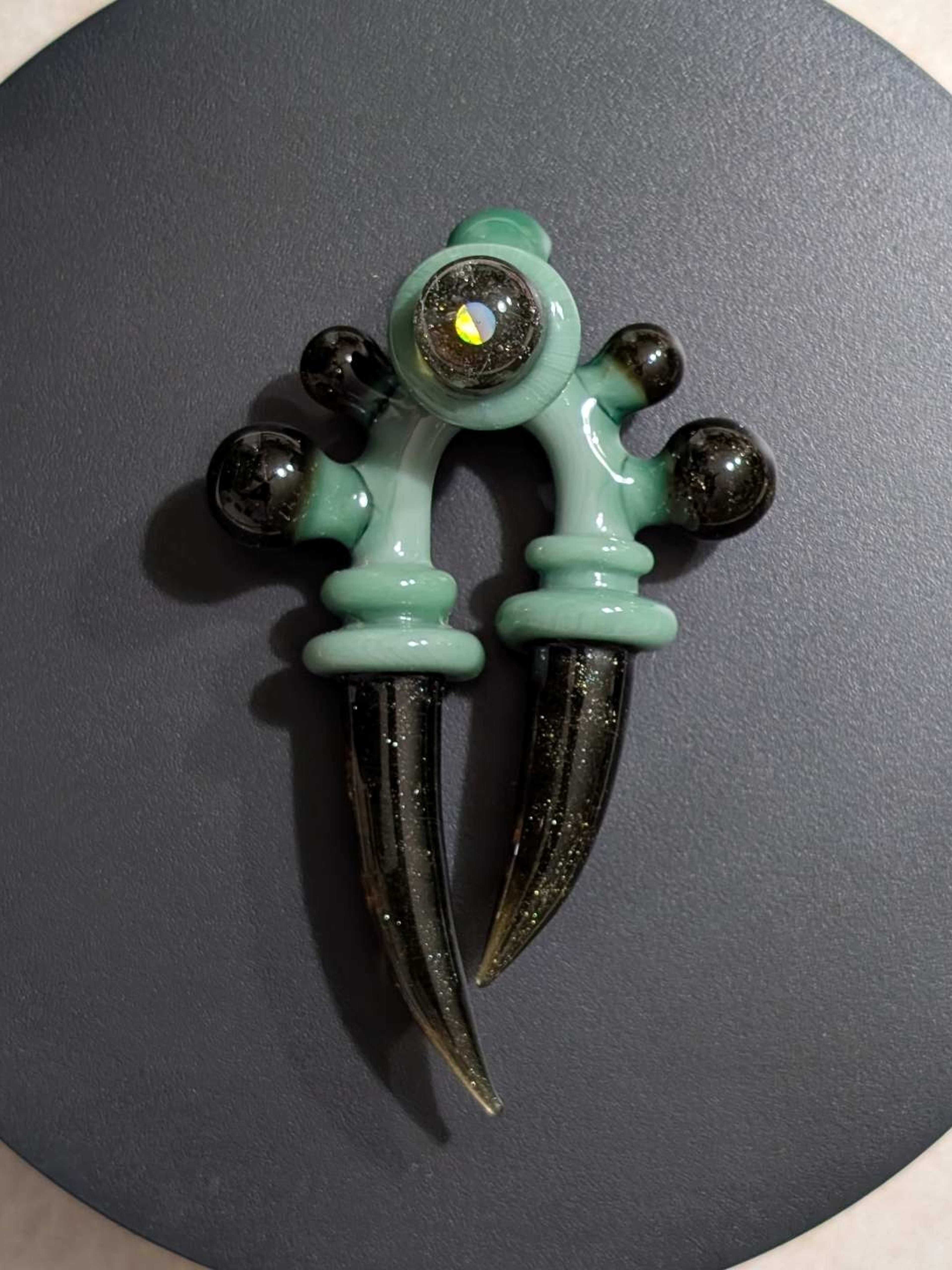 WHIT V Horn pendant image 0