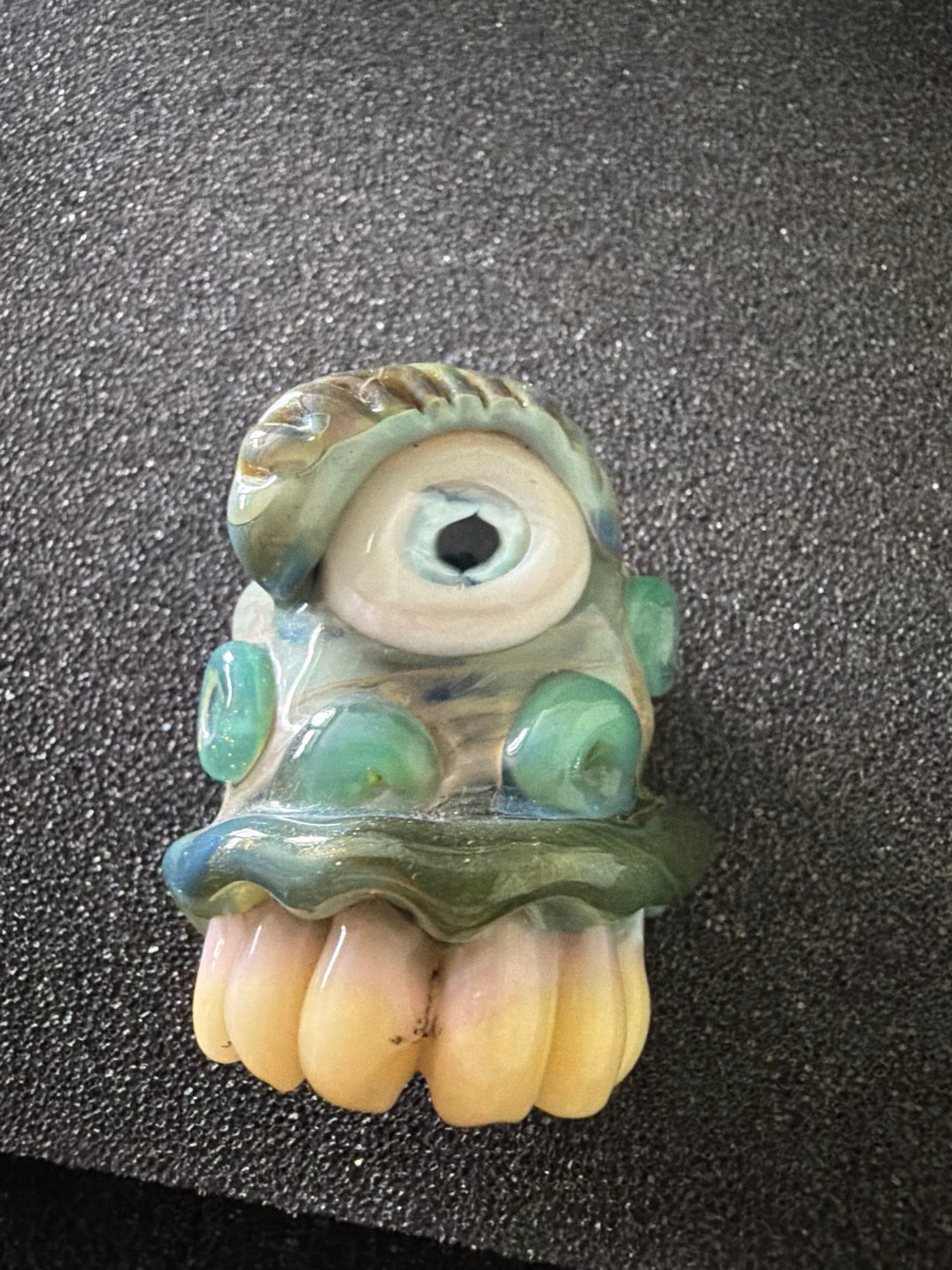 Preview pic of Alooph Glass 2019 Pendy Creature Biter