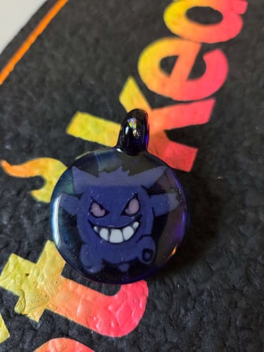 Preview pic of Aviglass Gengar flip pendy w/opal on bail