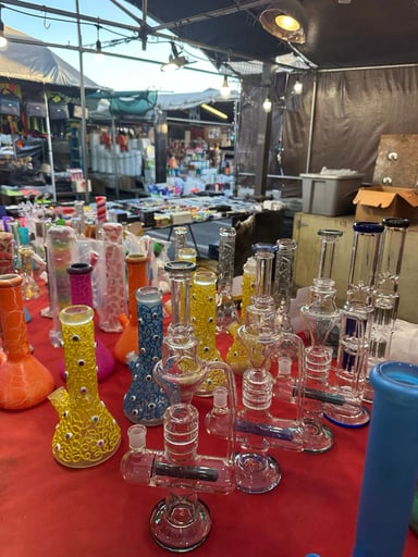 Preview pic of Glass Bongs Pipes Hookahs etc