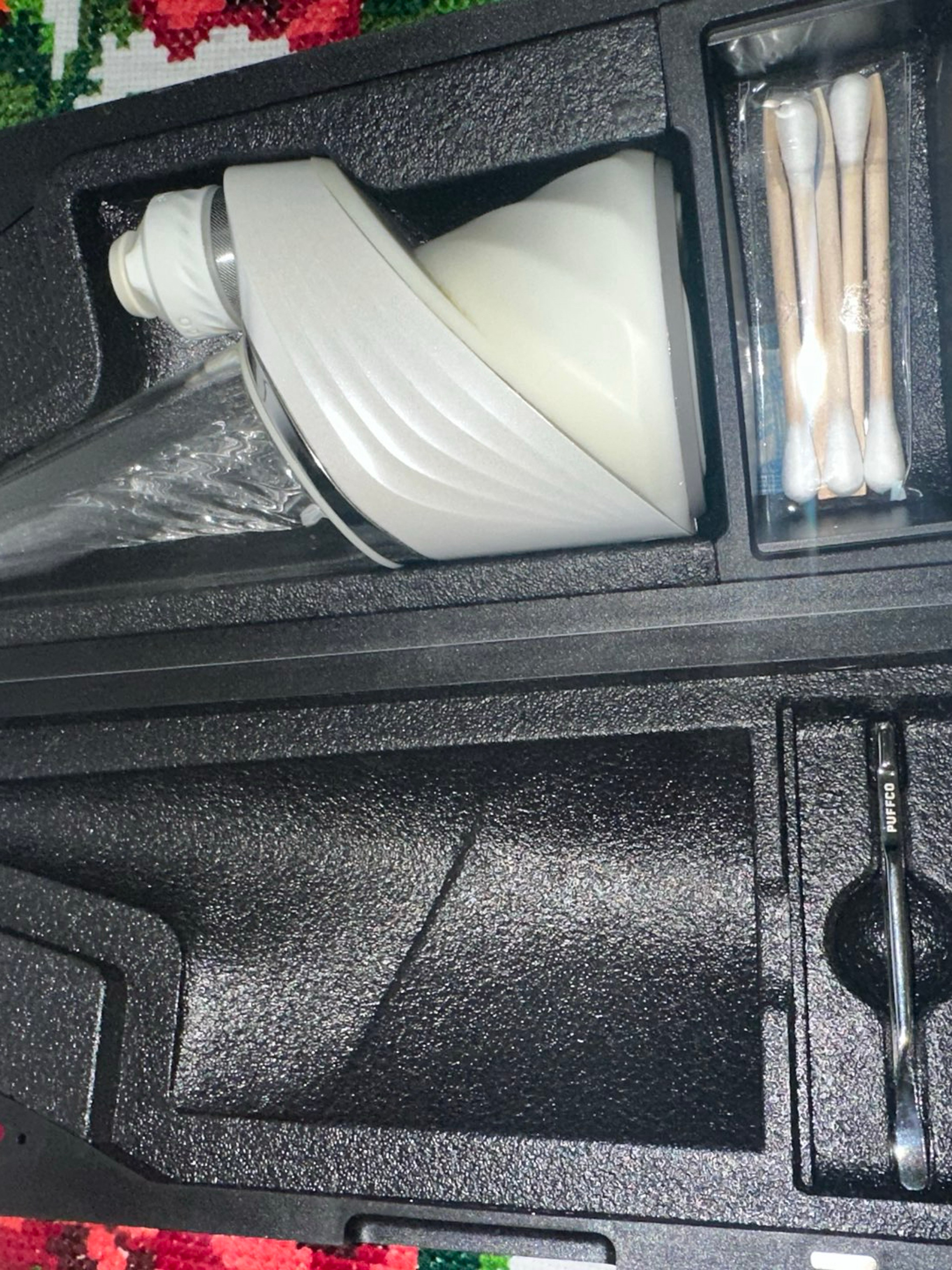 Preview pic of Puffco Peak Pro Pearl – 3D Chamber – Great Condition