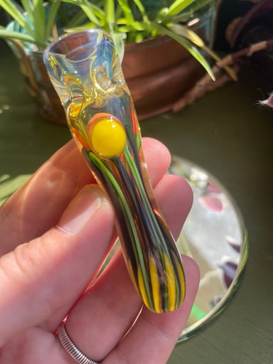 Preview pic of Blues and yellows Chillum with built in screen