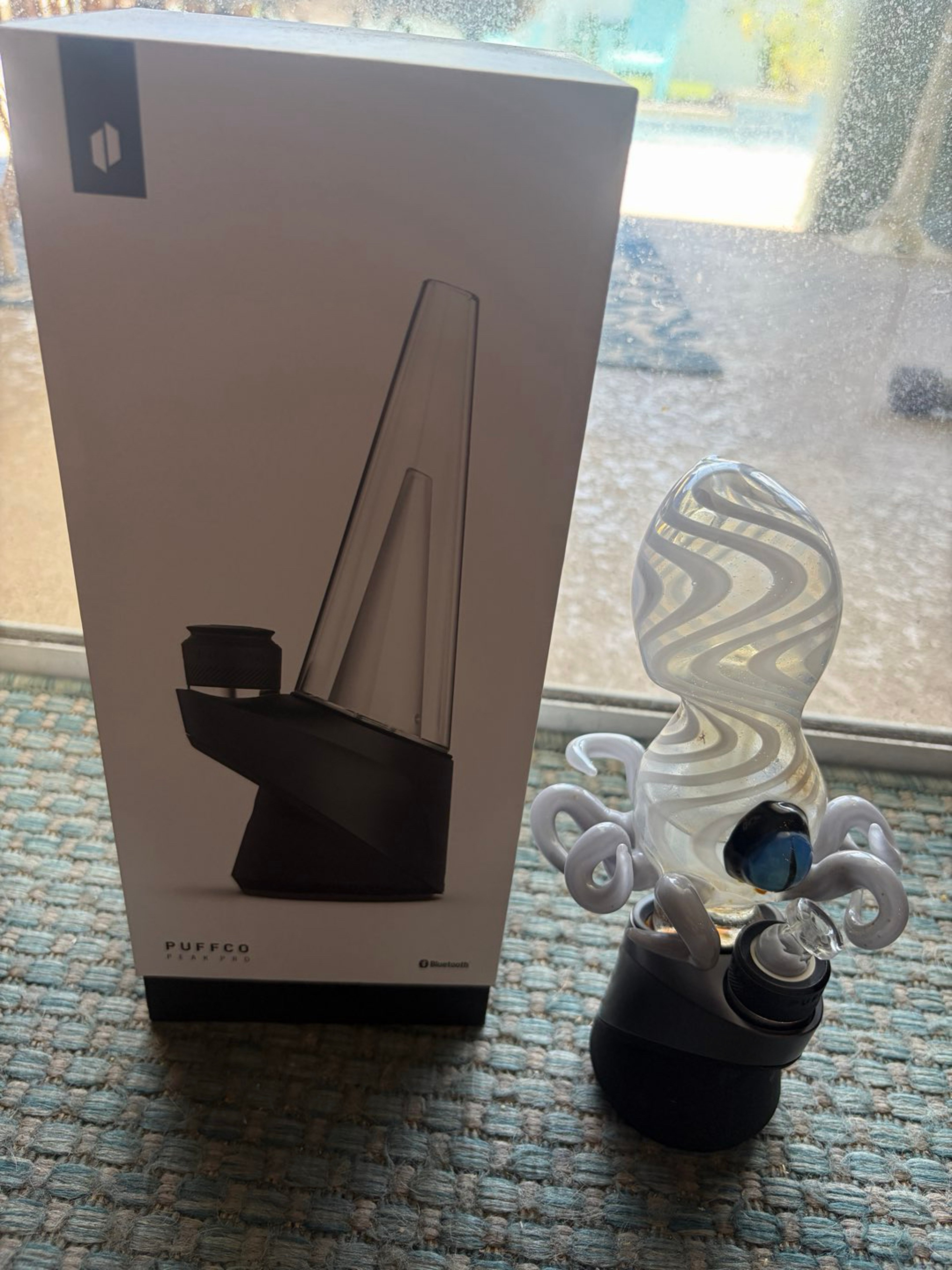 Preview pic of Puffco brand new top unopened everything’s in the box and I even have a custom Top￼