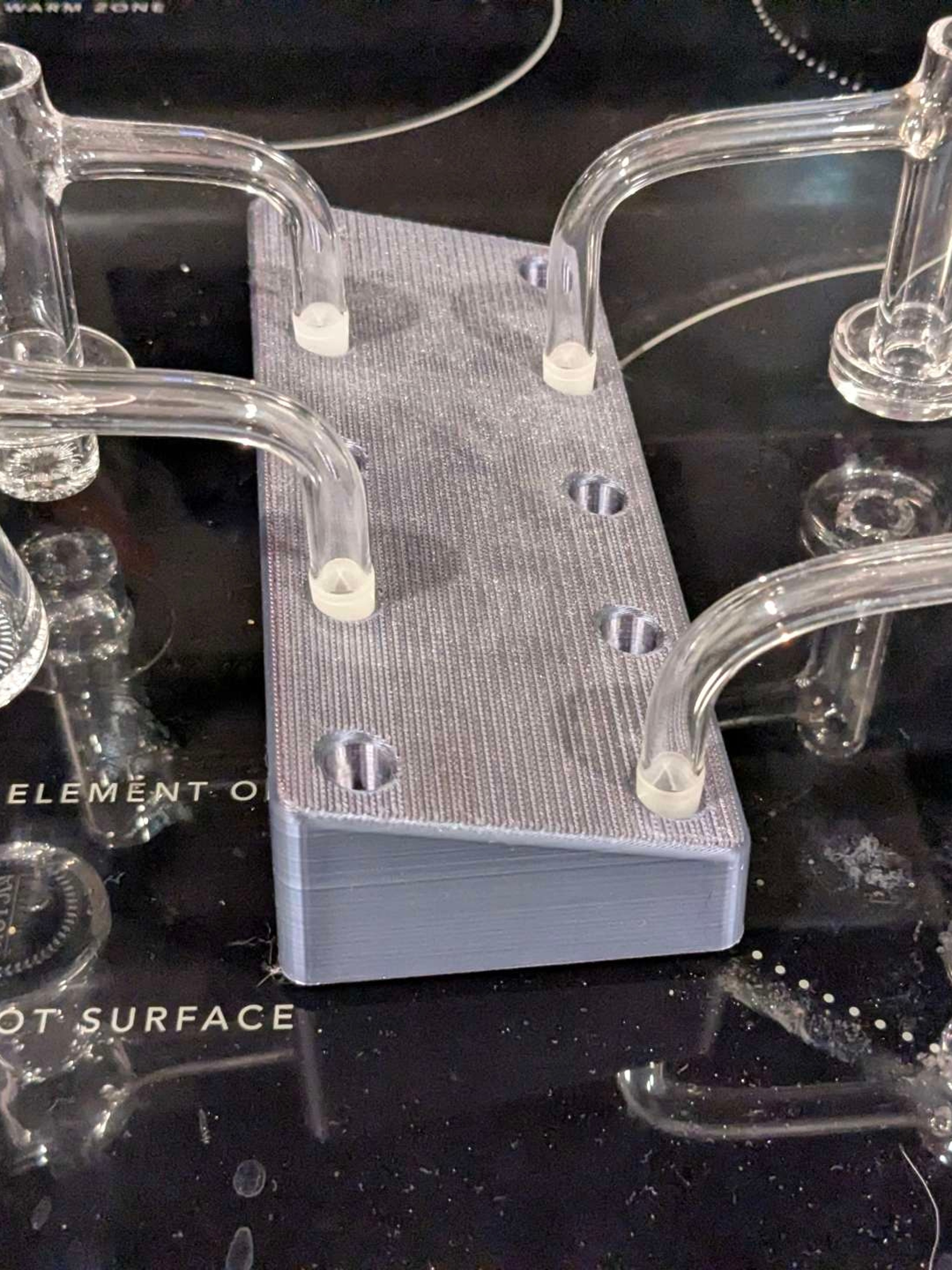 Preview pic of 4 10mm quartz bangers (10 slot banger stand included)