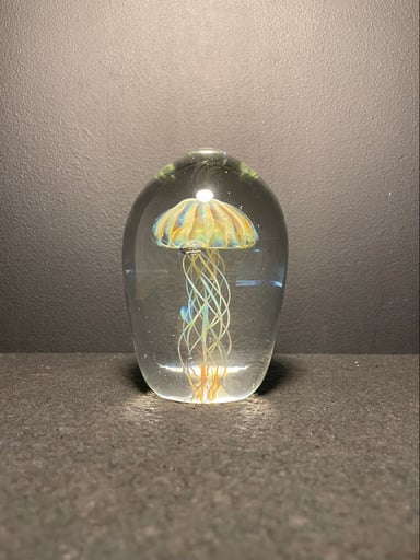 Preview pic of Jellyfish Paperweight Fume 2