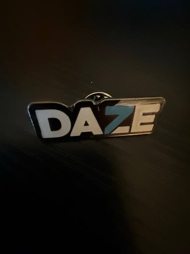 Preview pic of Daze Pin