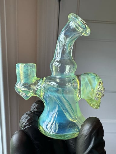 Preview pic of Sweeny Glass Mini 10mm Skull Rig – Brand New – Never Used