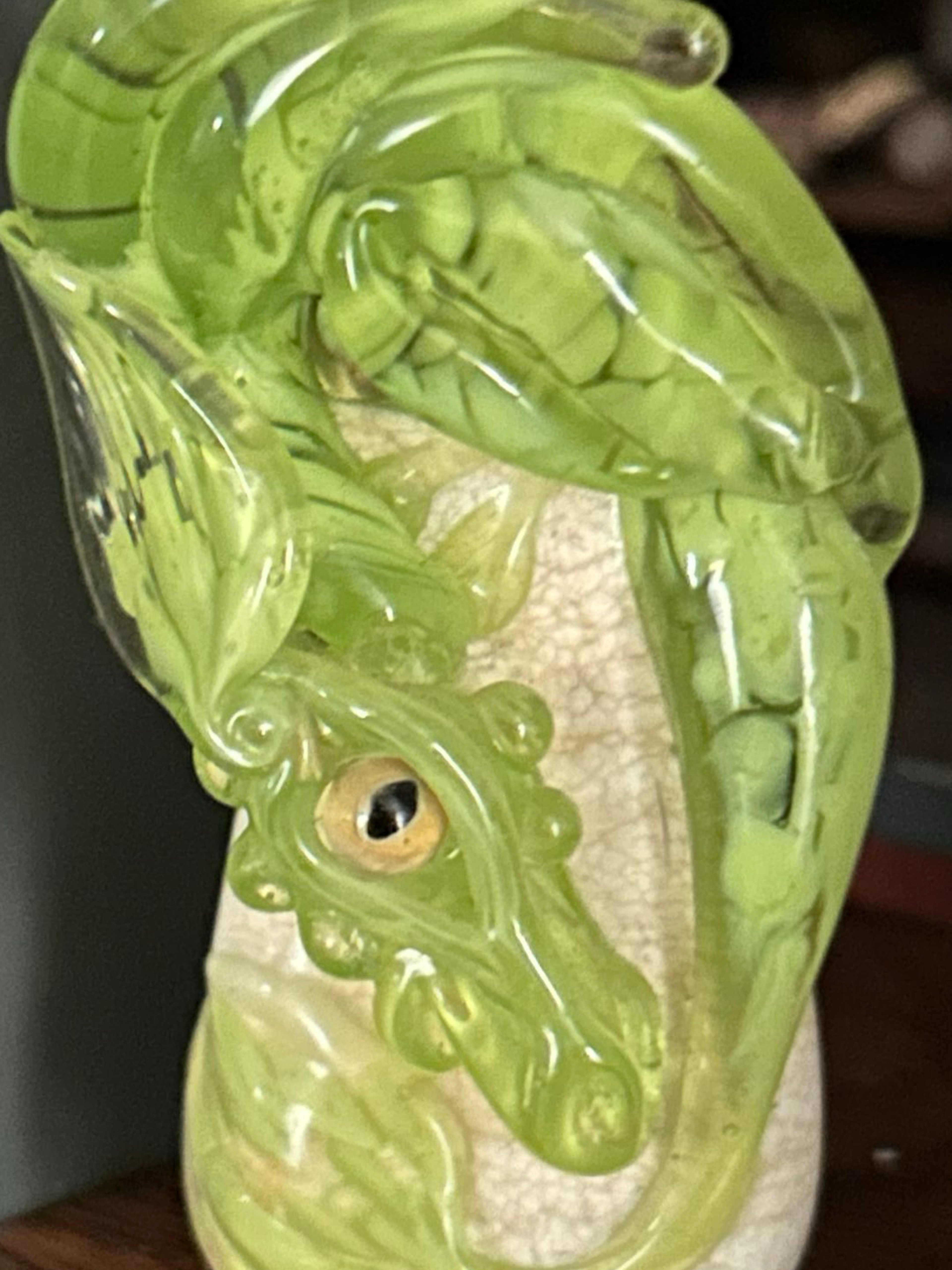 Mav glass image 0