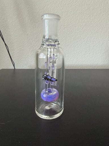 Preview pic of 18 MM male design ash catcher with bee design