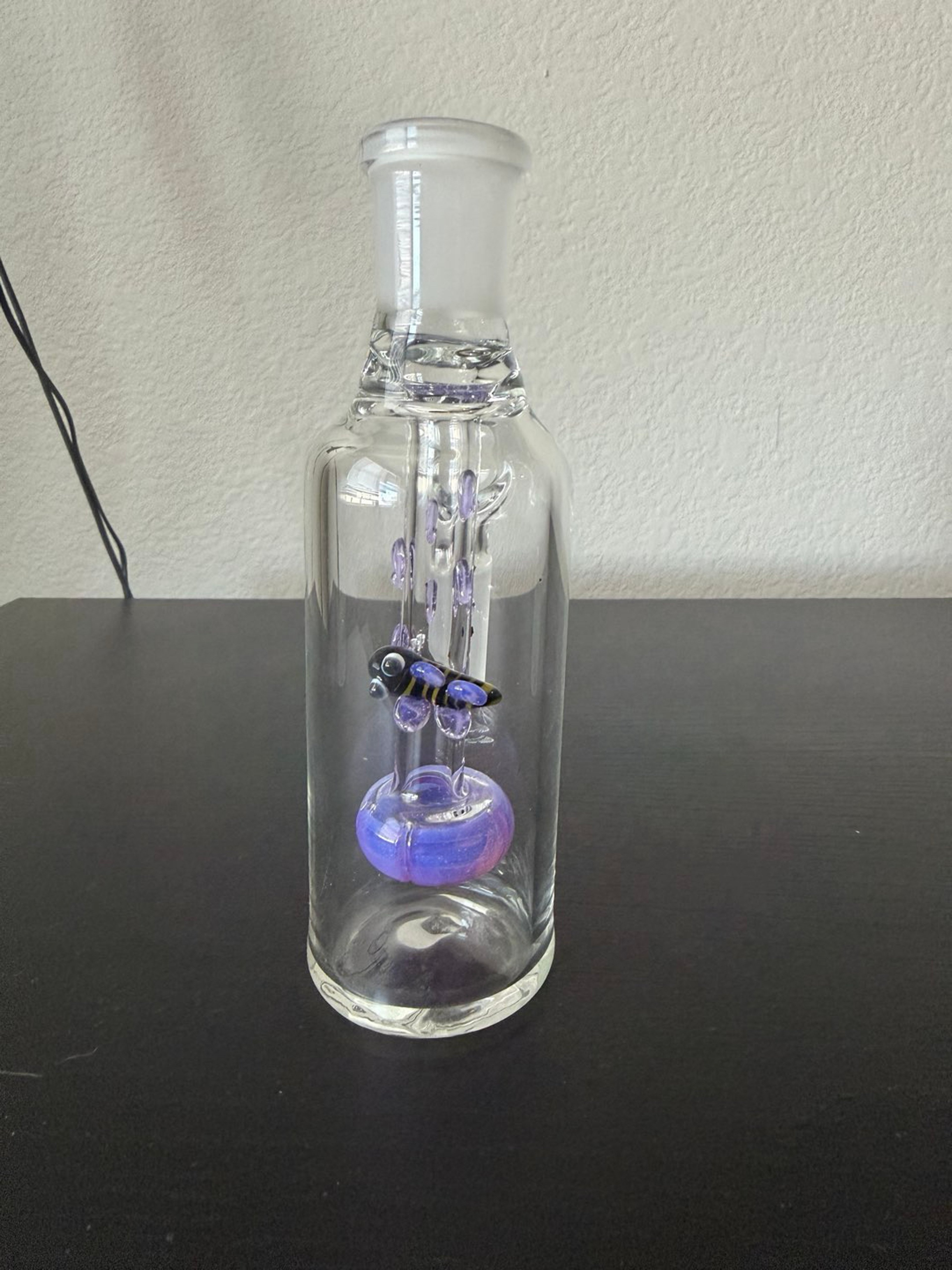 Preview pic of 18 MM male design ash catcher with bee design
