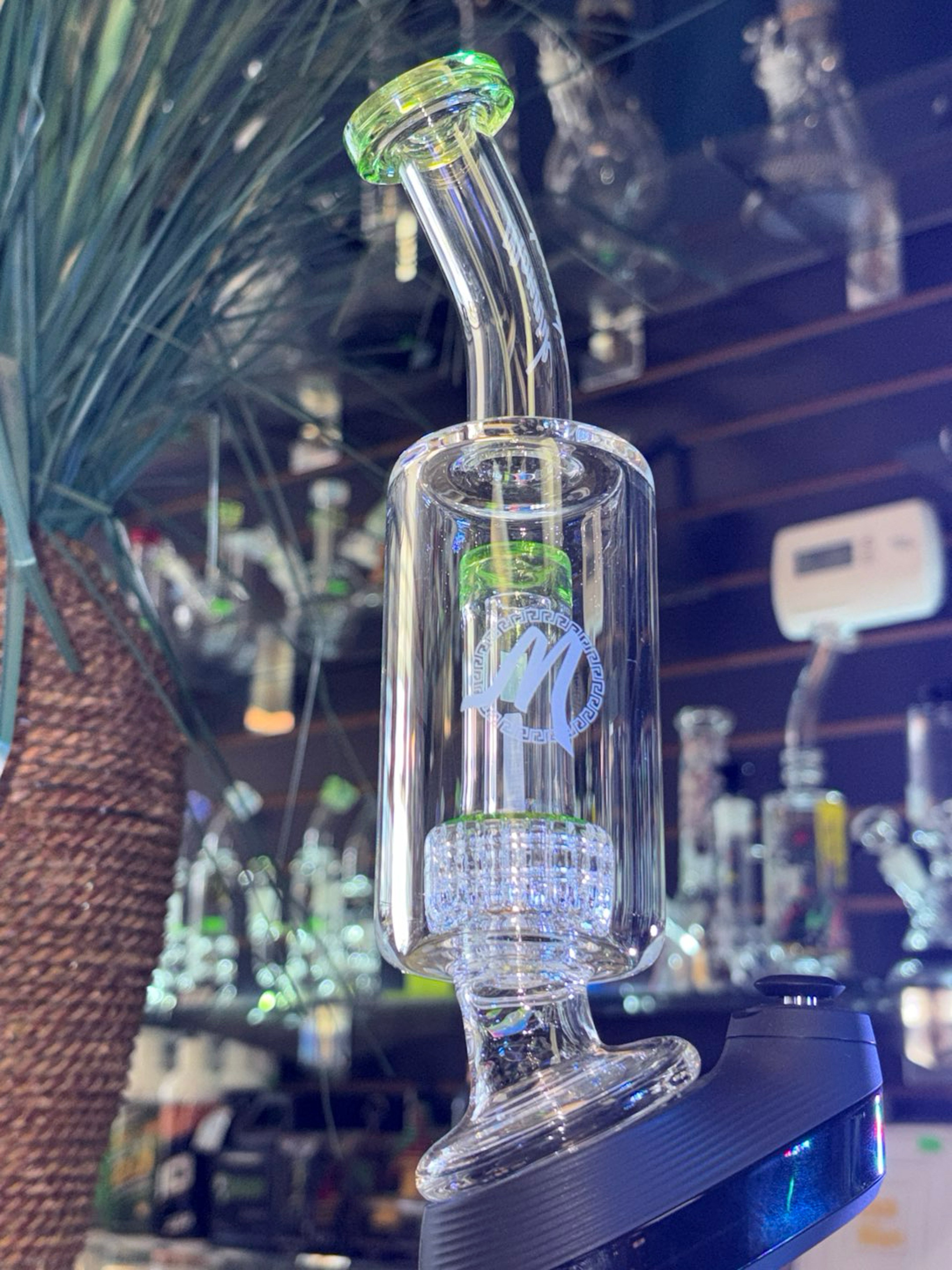 Preview pic of MONARK GLASS Puffco attachment