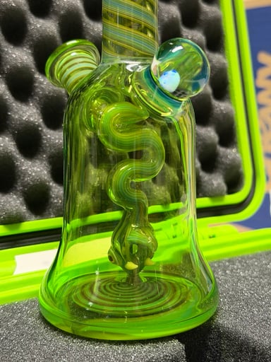 Preview pic of Niko Cray 10mm Mini Tube With Snake Perc– UV Green – Matching Case