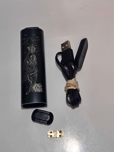 Preview pic of Pax 3 Vape with Custom Art - comes with charger and 1 filter.