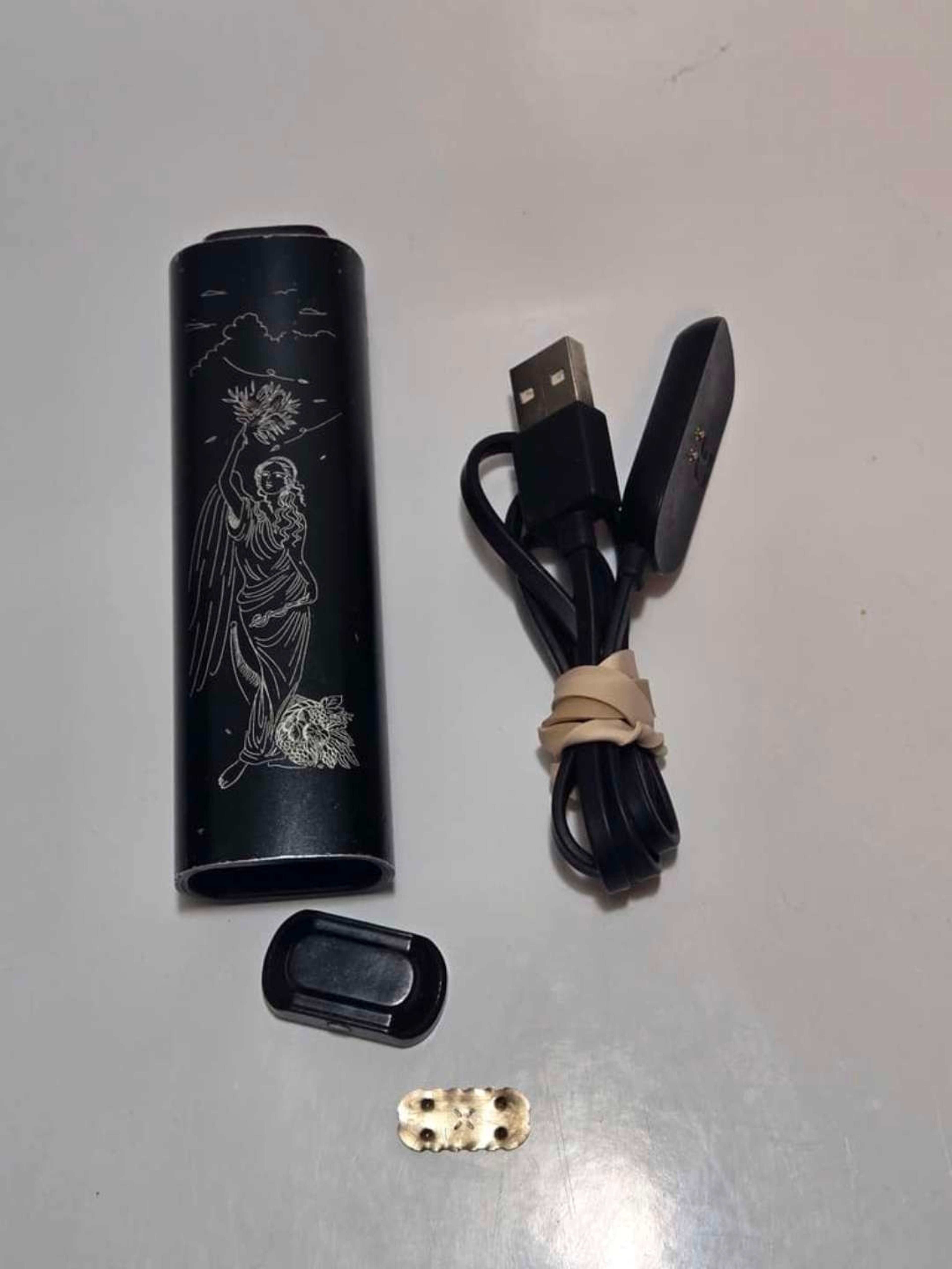 Pax 3 Vape with Custom Art - comes with charger and 1 filter. image 0
