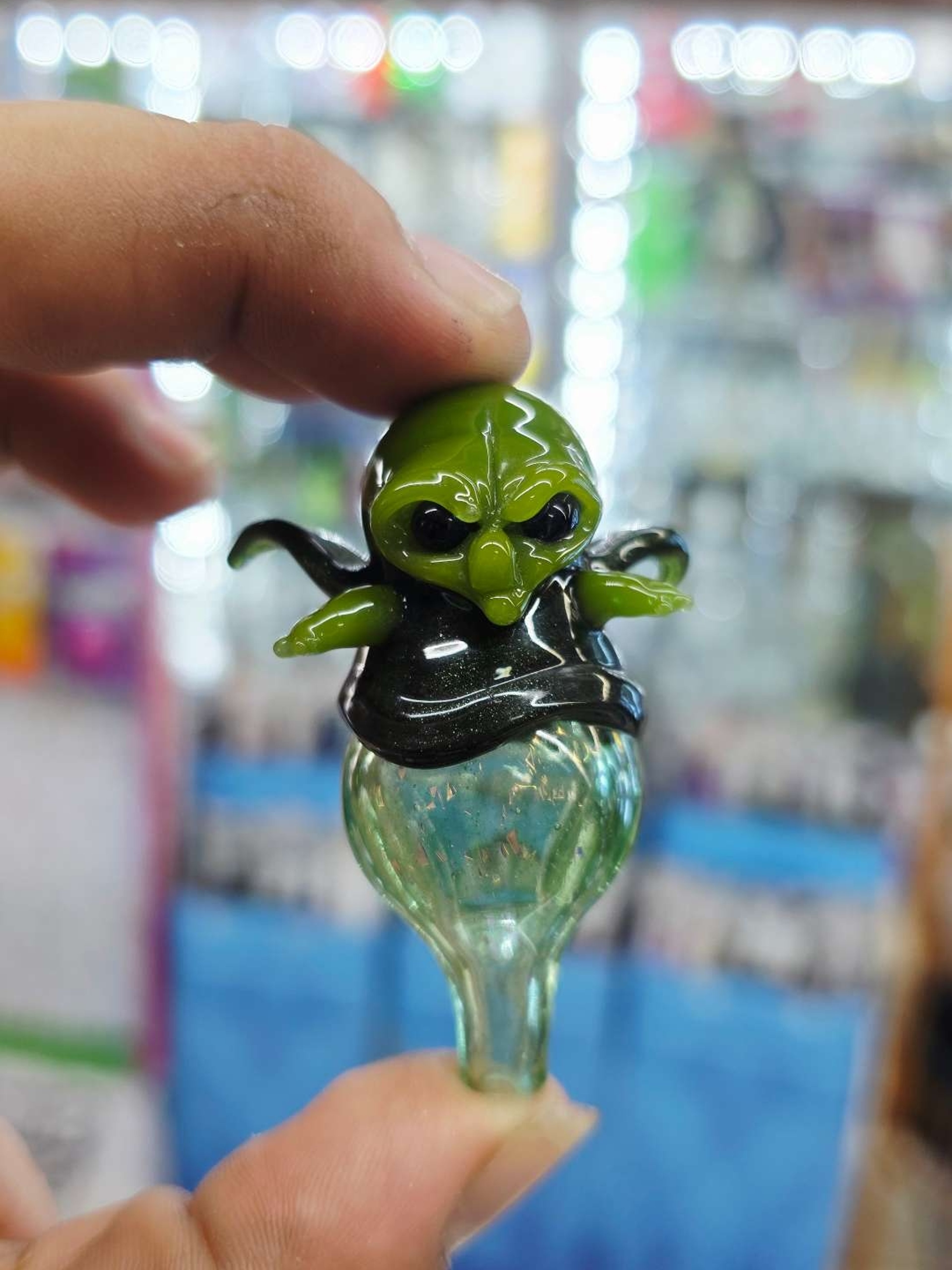Preview pic of Ghost Glass Bubble Cap