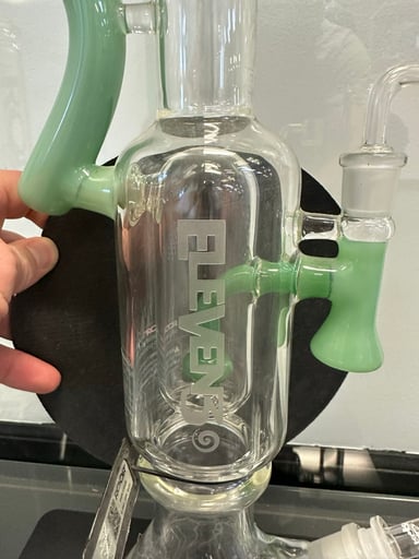 Preview pic of 16-inch RooR x Eleven30 beaker