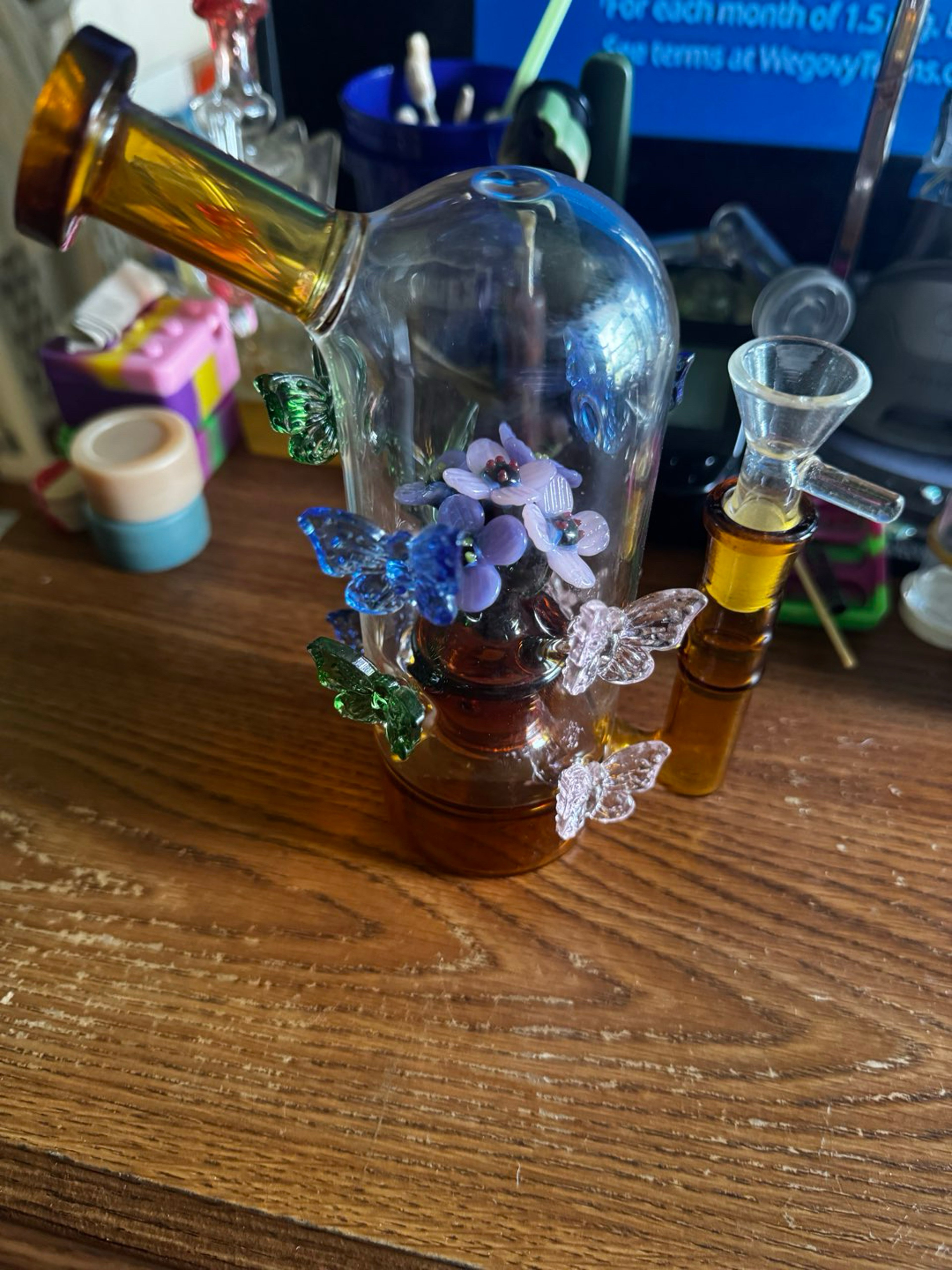 Preview pic of Amber + clear floral/butterfly piece (bong/rig style)