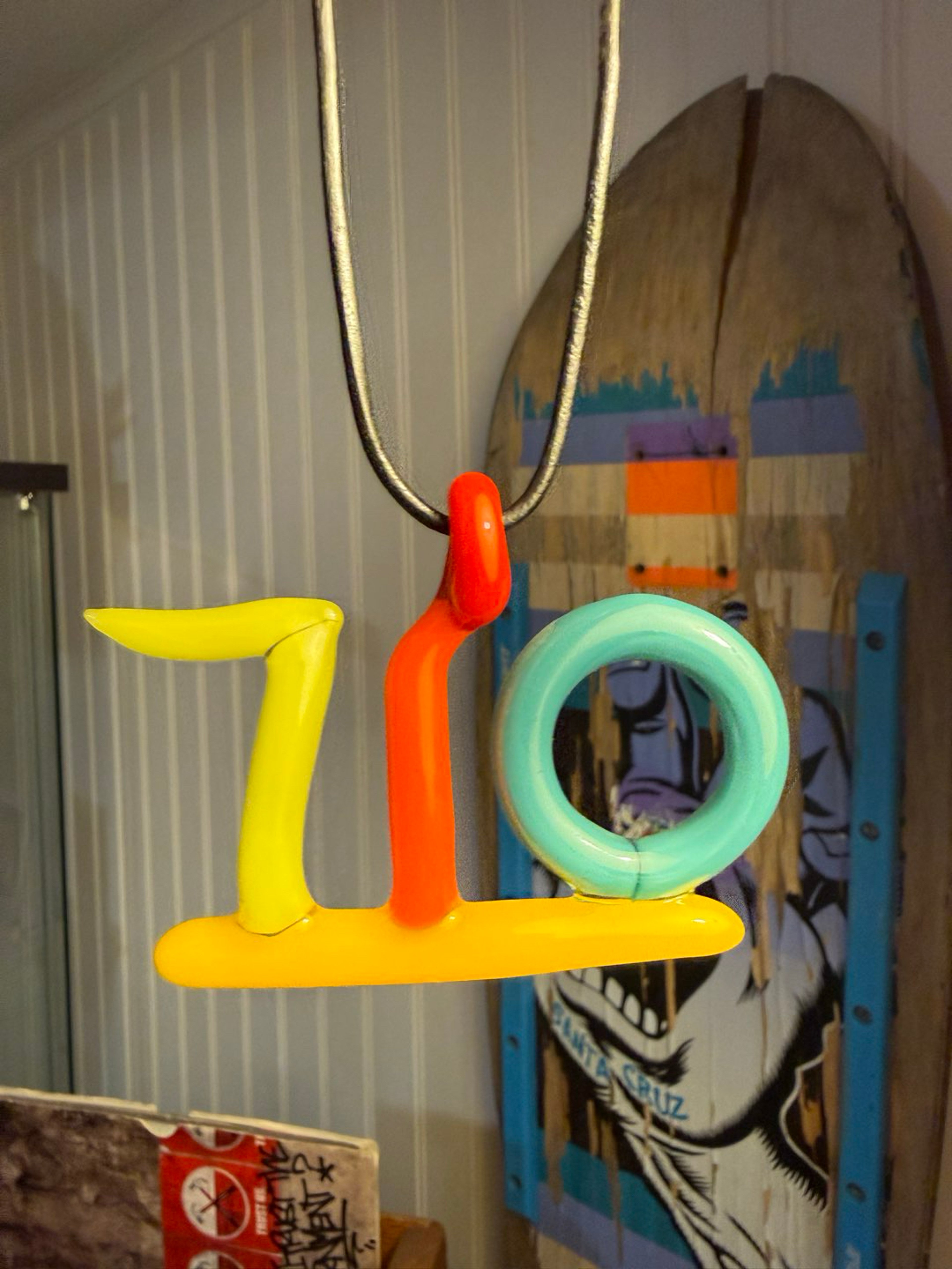 Preview pic of Down Neck pendy