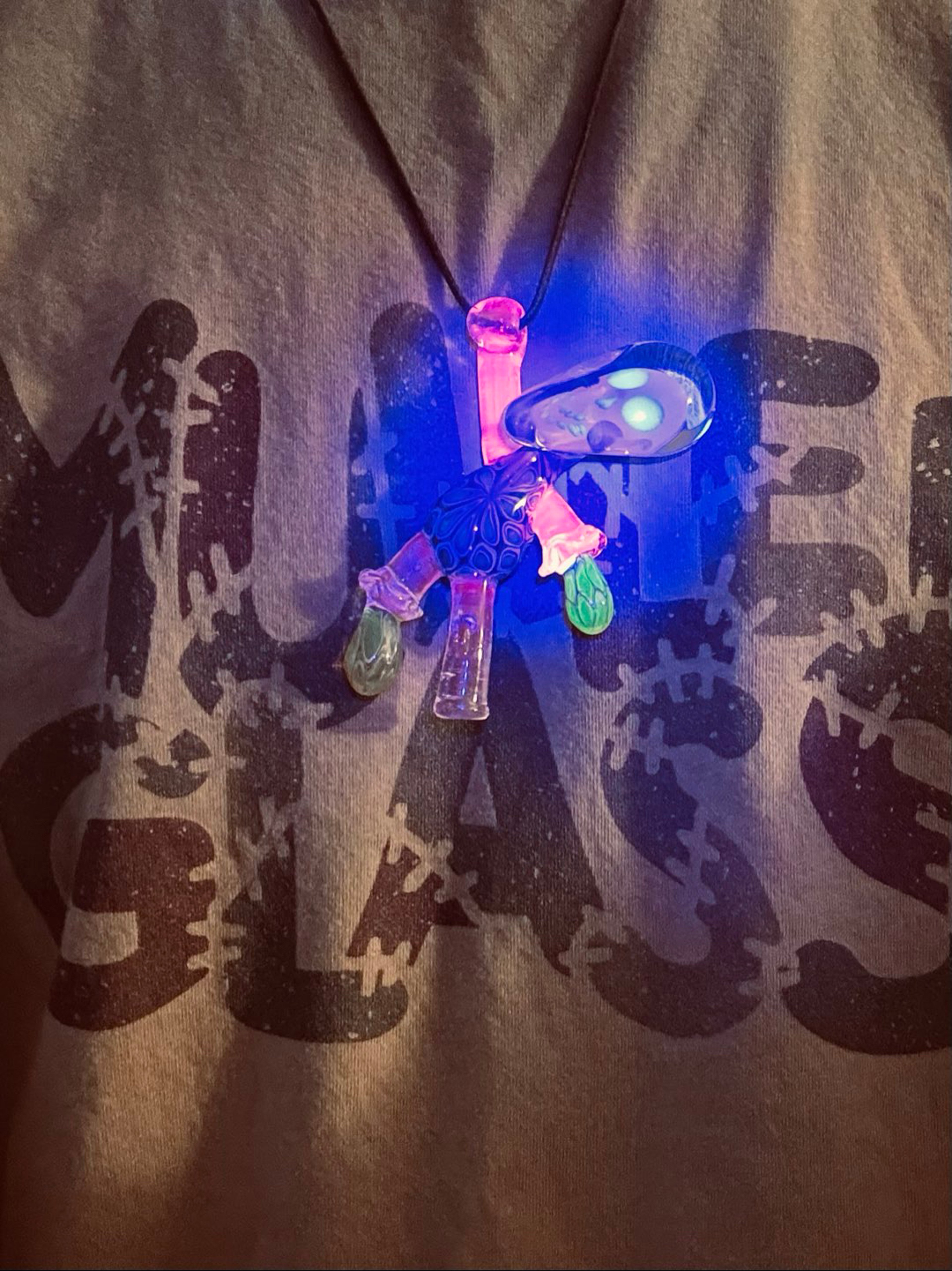 Preview pic of 🔥RARE🔥..MULLER/ GINNY SNODGRASS FULLY WORKED UV FUMED SKULL 2026 HANGER PENDANT/ CUSTOM HANDMADE HEMP CHAIN!!🔥