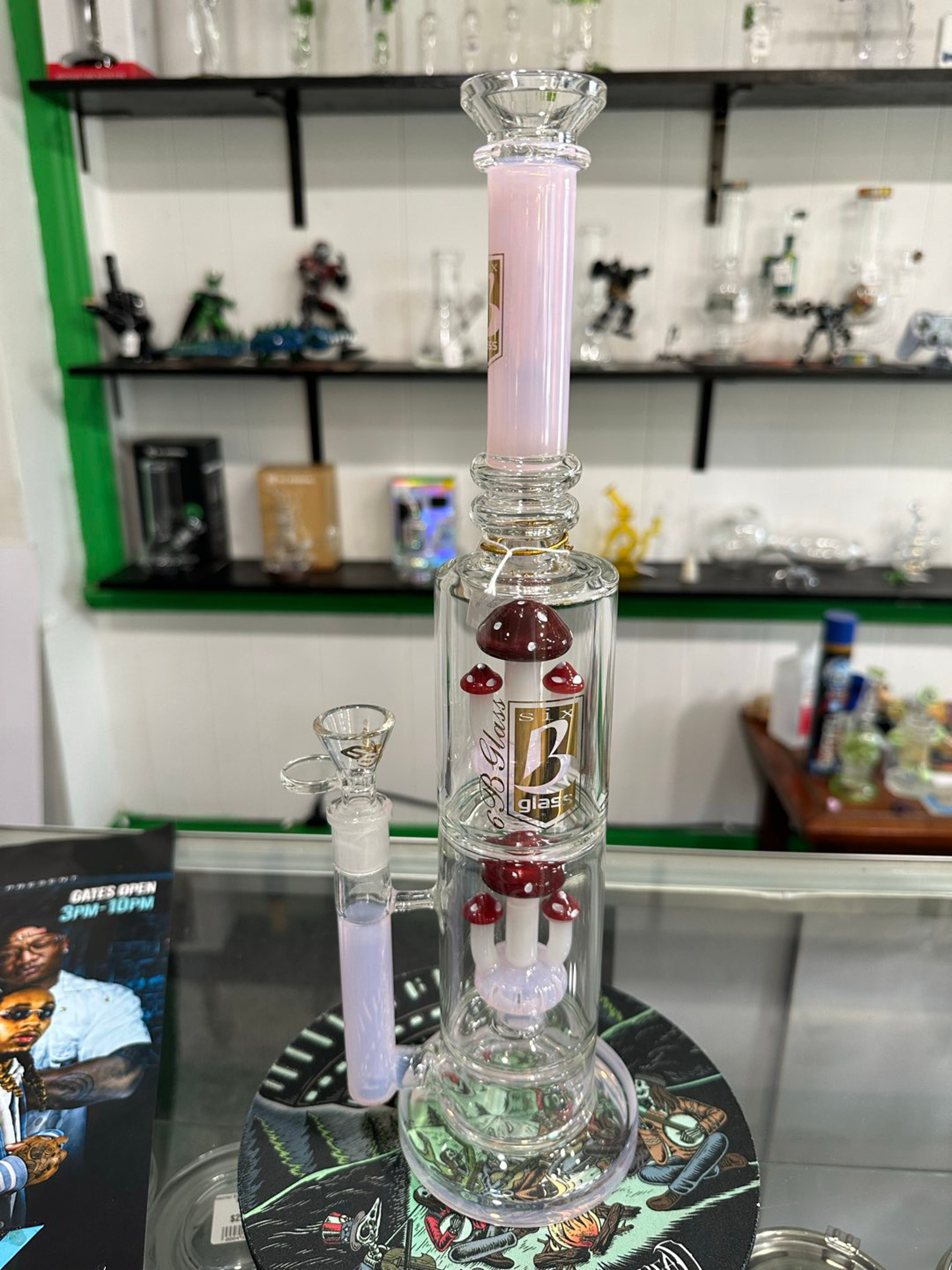 Preview pic of Six B glass mini bong