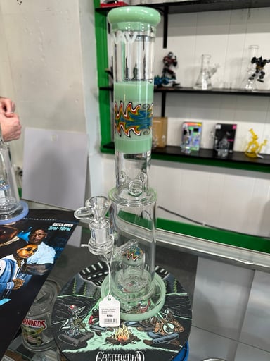 Preview pic of Mav glass wig wag reversal ufo dome