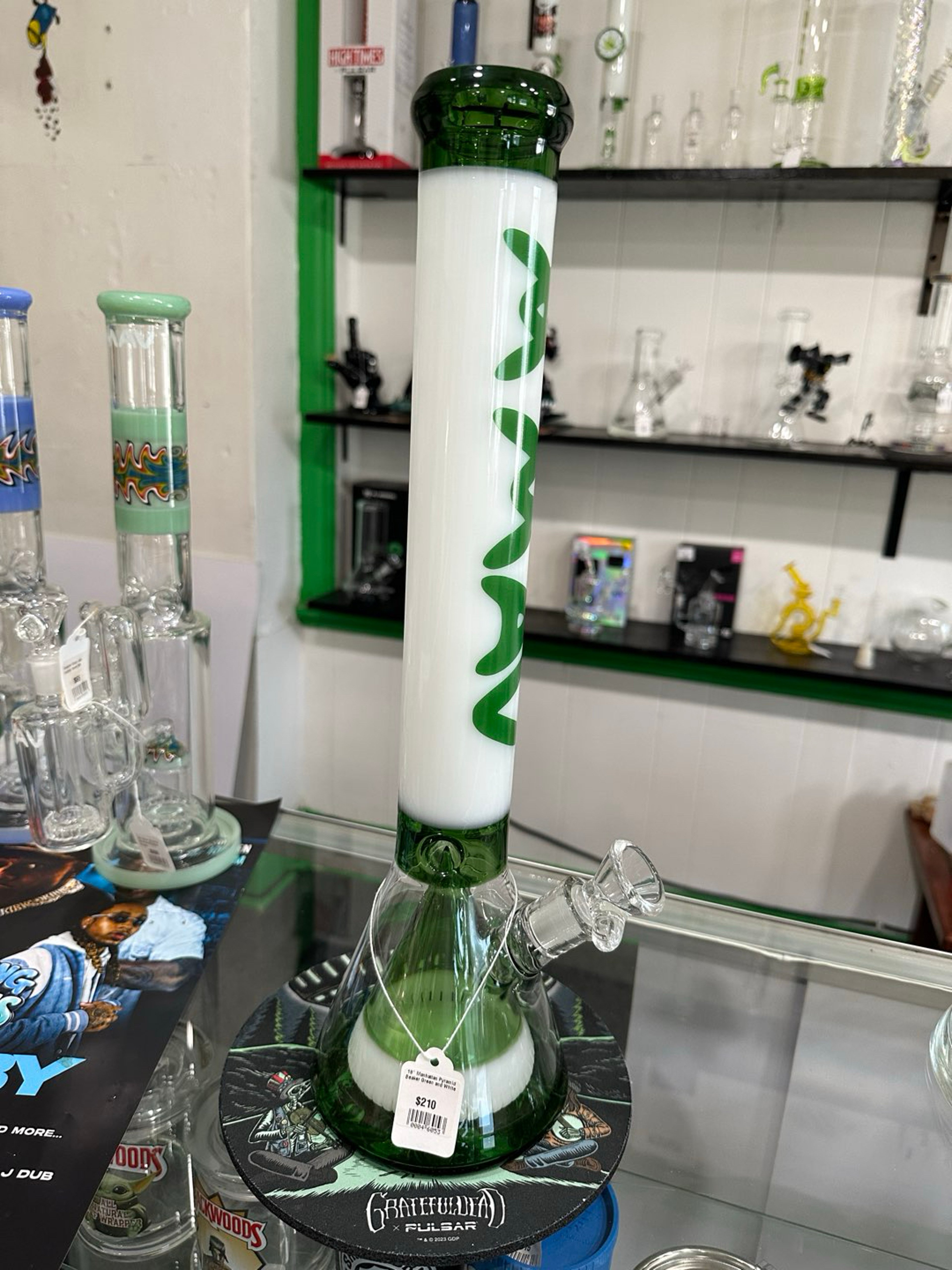 Preview pic of Mav glass manhatten pyramid
