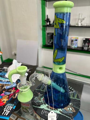 Preview pic of Mav glass bong