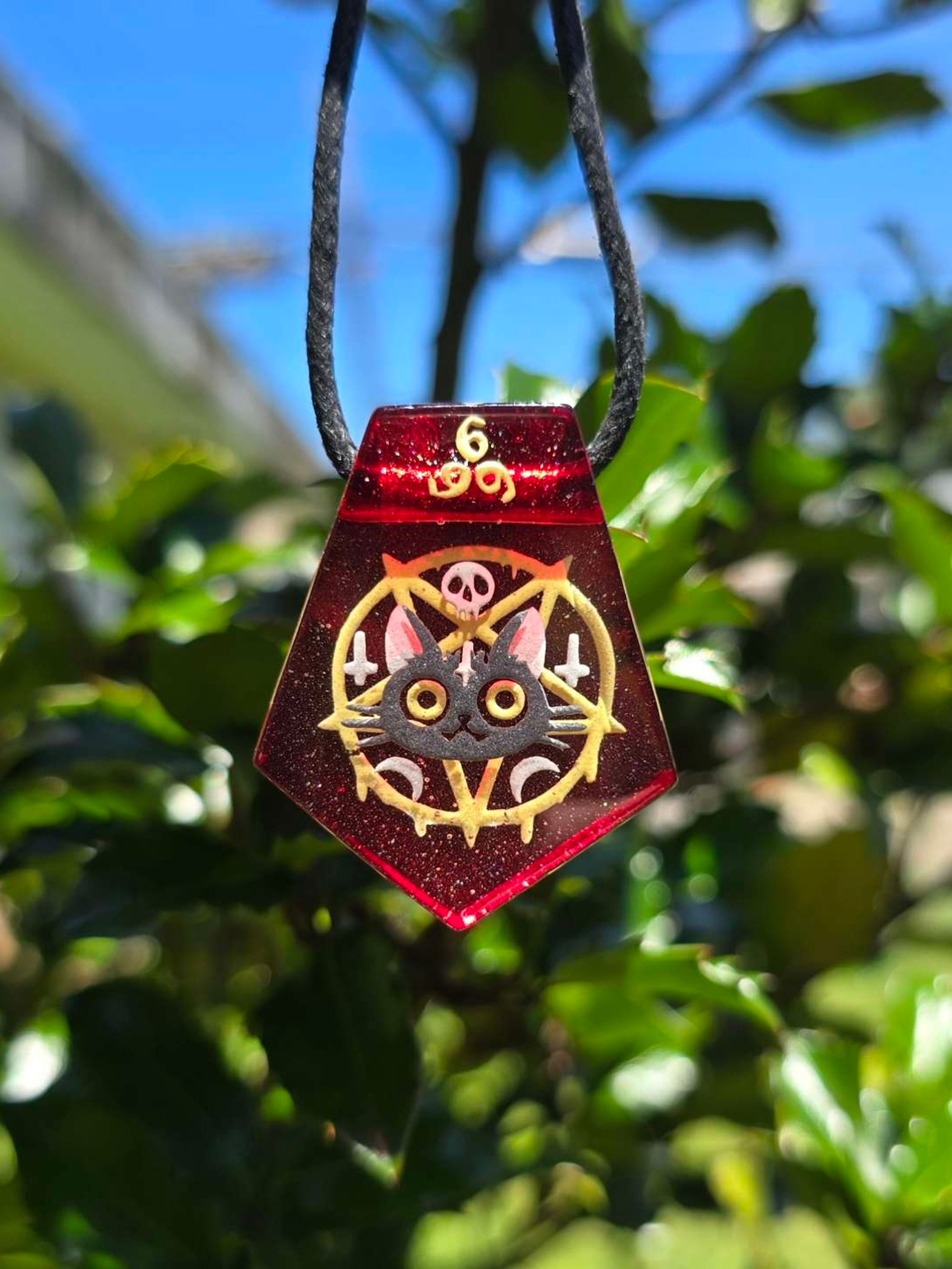 Preview pic of Lucipurrr Cute Cat Glow UV Pendant