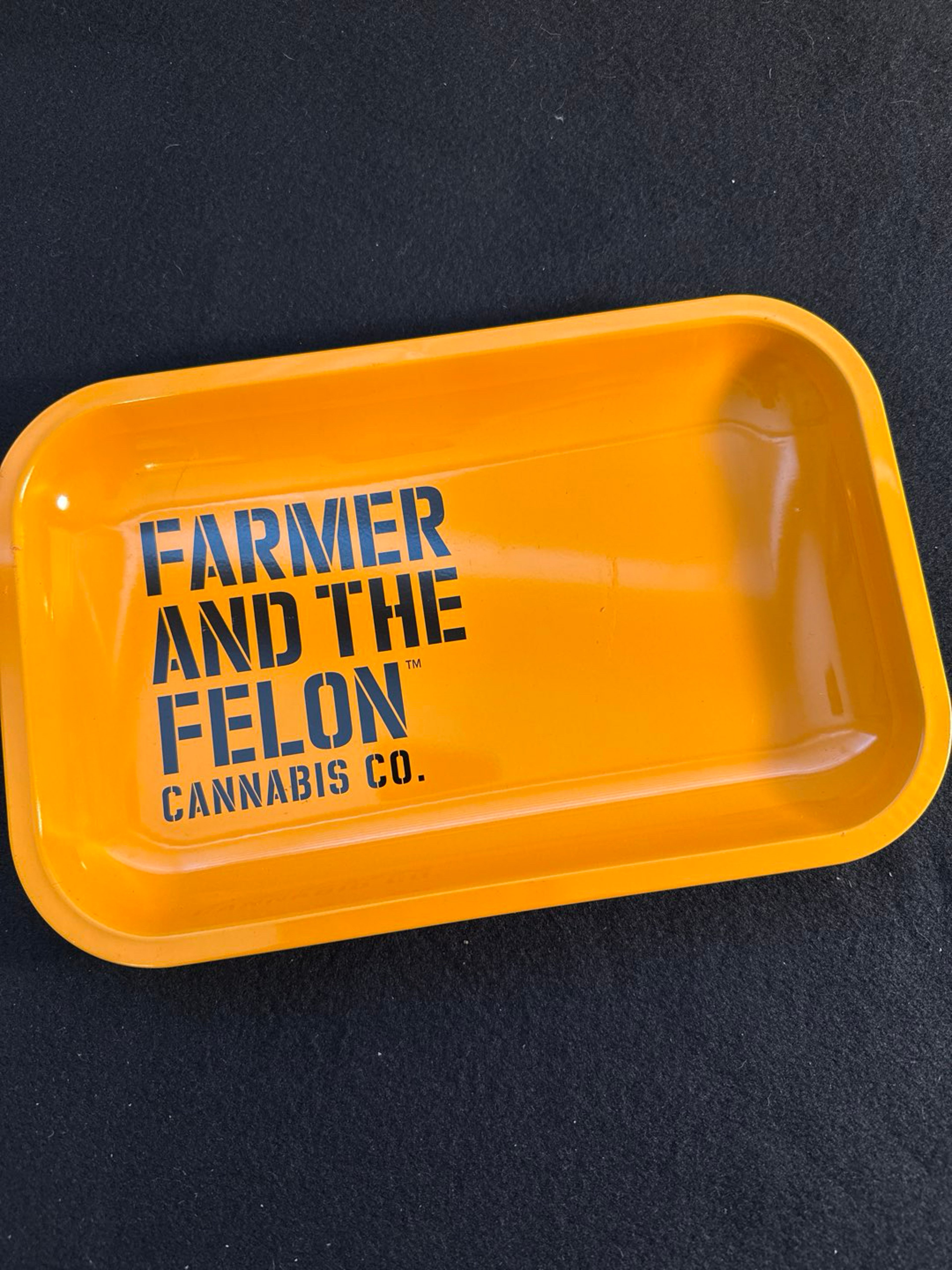 Preview pic of Farmer and the Felon Rollin Tray