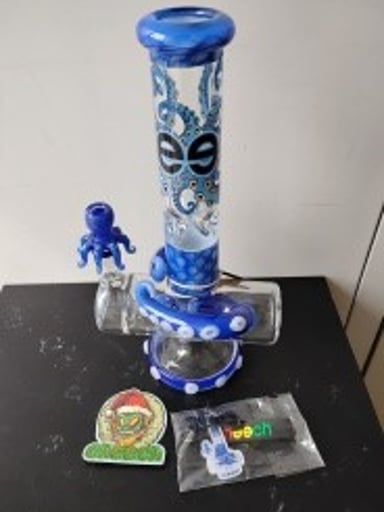 Preview pic of Cheech Glass 14" Tentacles Running the Party Tube – New w/ Box – Original Bowl Damaged