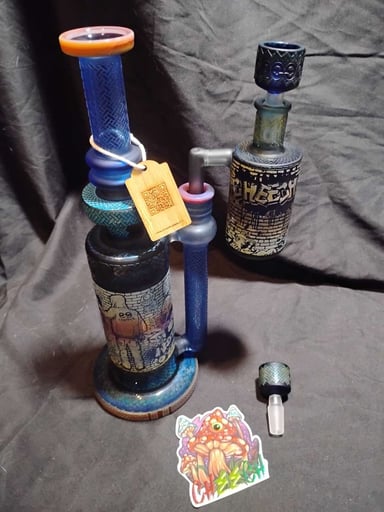 Preview pic of Cheech Glass Limited Worked Water Pipe Set w/ Matching Ash Catcher & 2 Bowls – New in Original Box