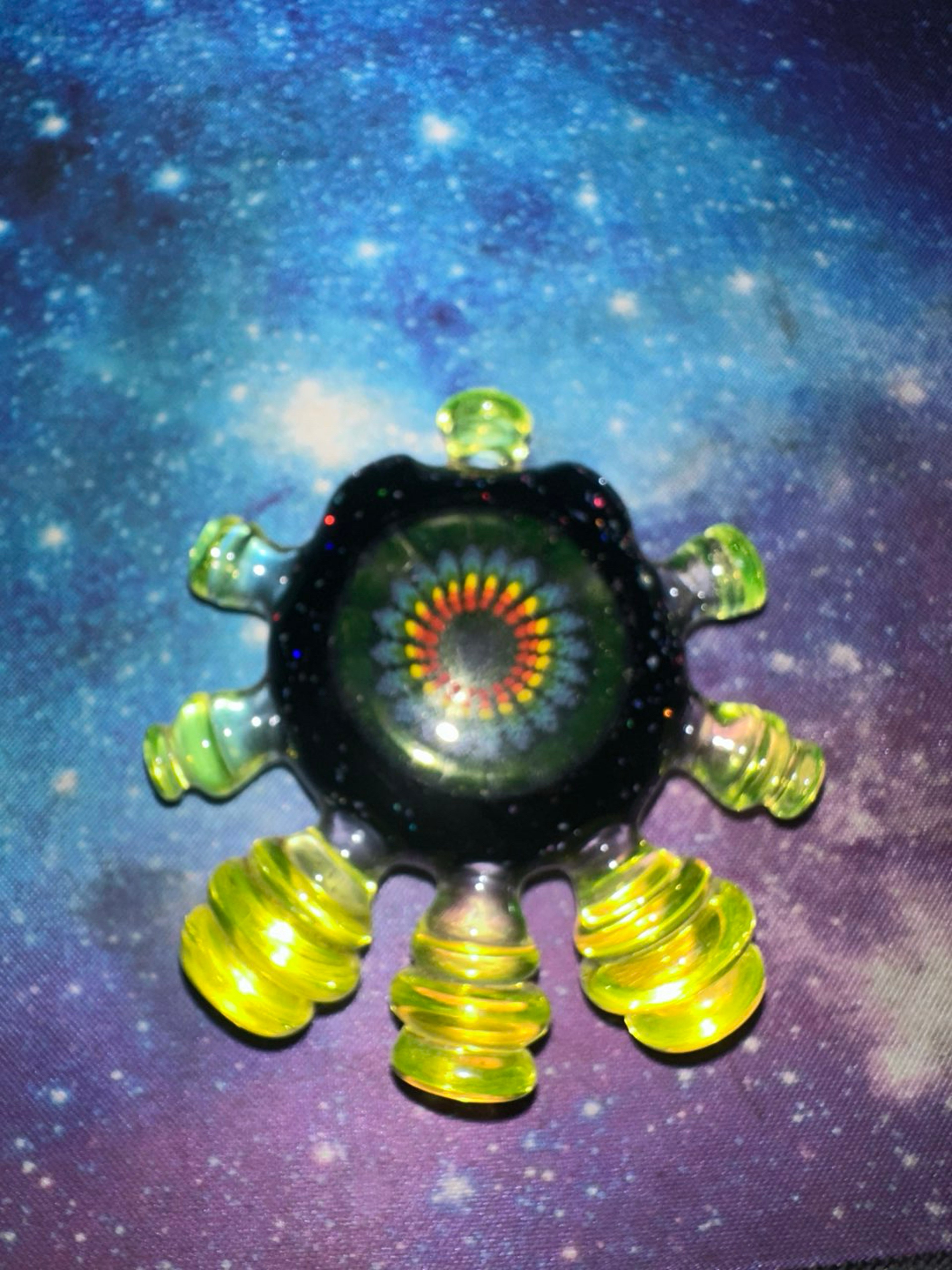 Preview pic of Steve H & Erkels Glass collab pendant