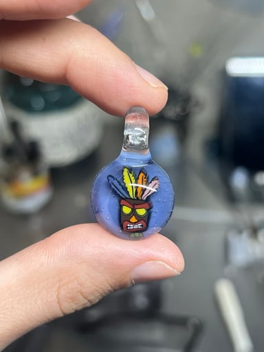 Preview pic of Aku Aku mille pendant (UV)