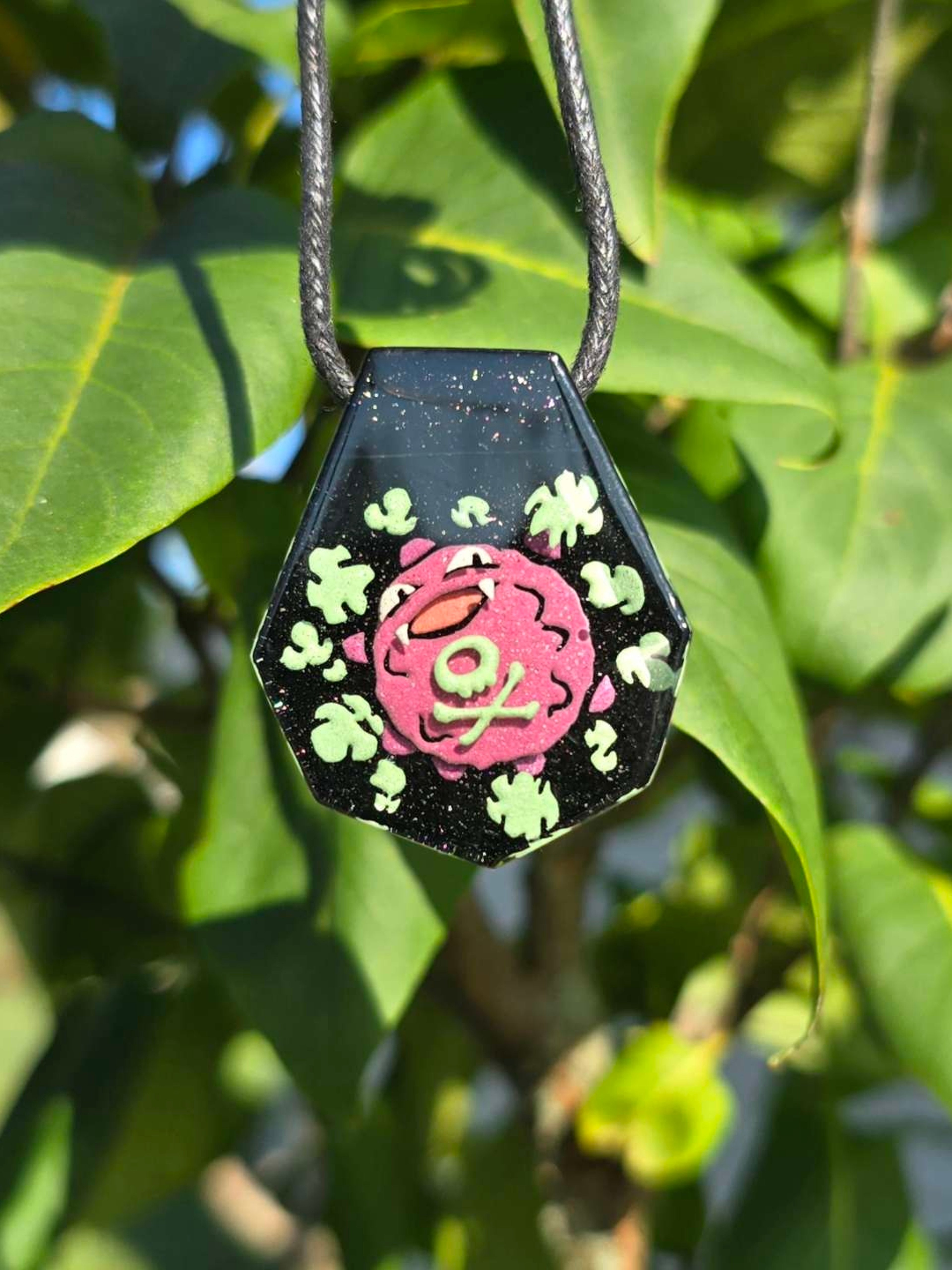 Preview pic of Koffing Layered Glow UV Pendant