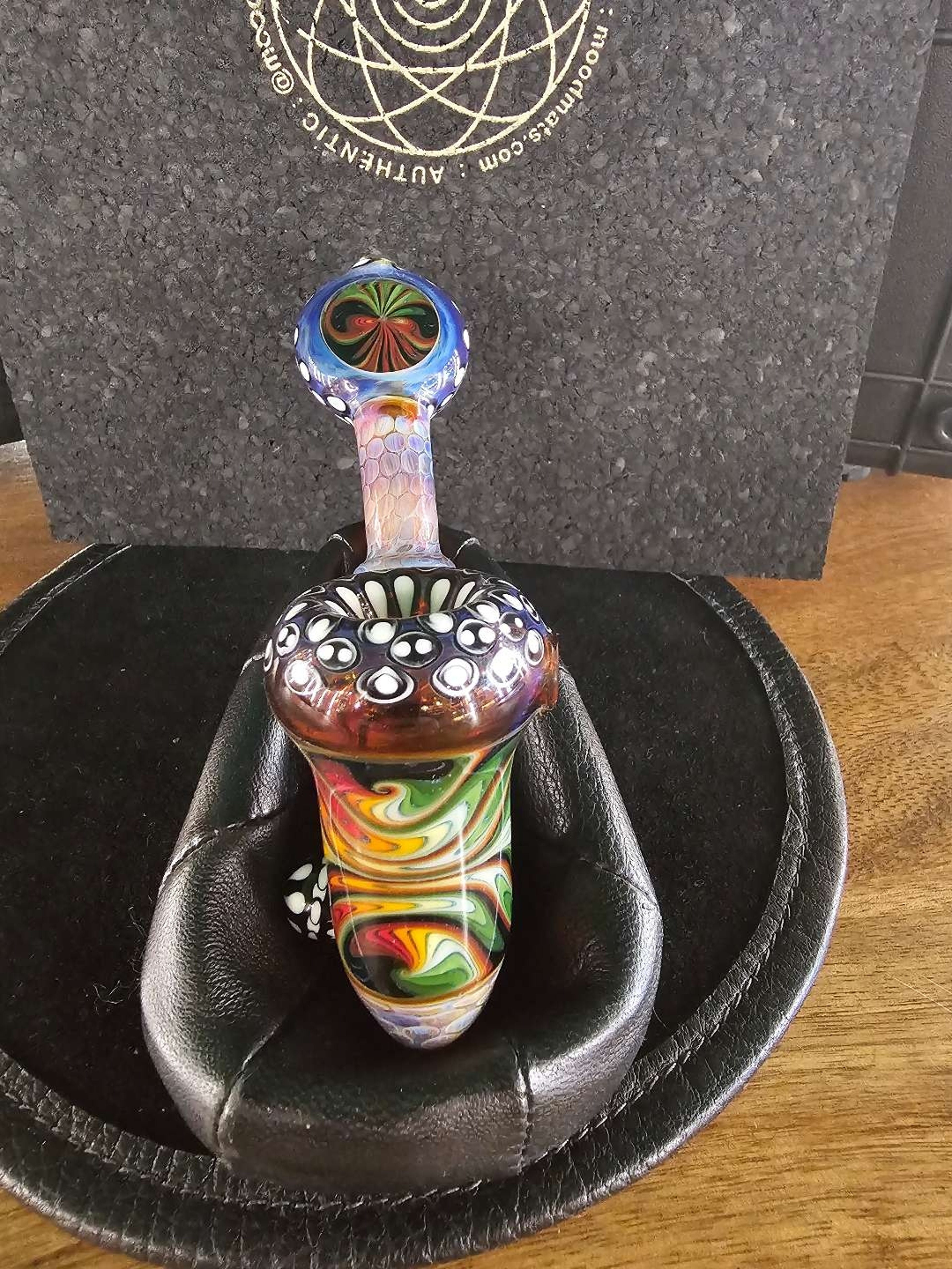 Preview pic of Selfless Glass x Spunchun Sherlock