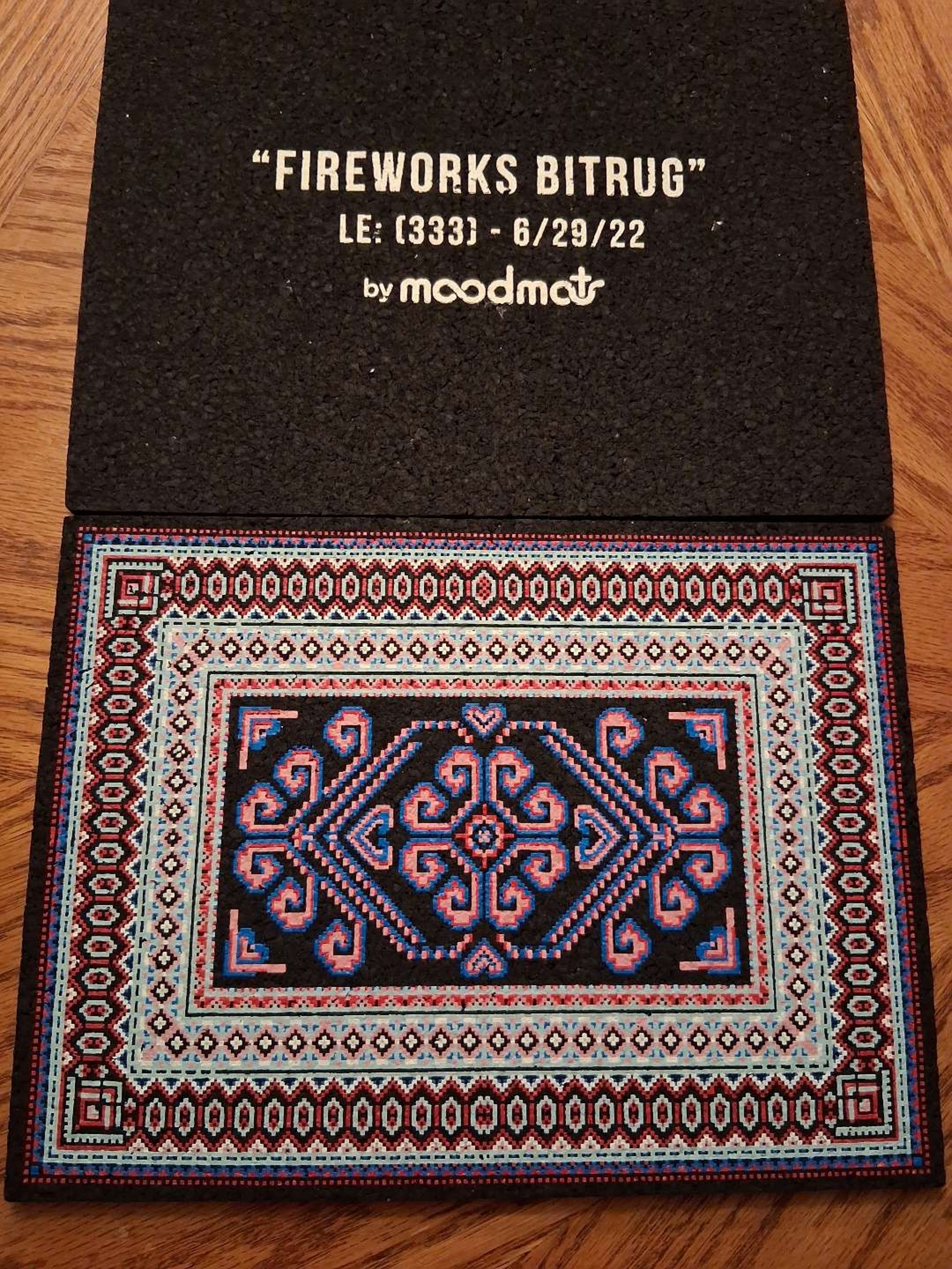 Preview pic of Glow in the dark "Fireworks" Bitrug, Moodmat (UV reactive)