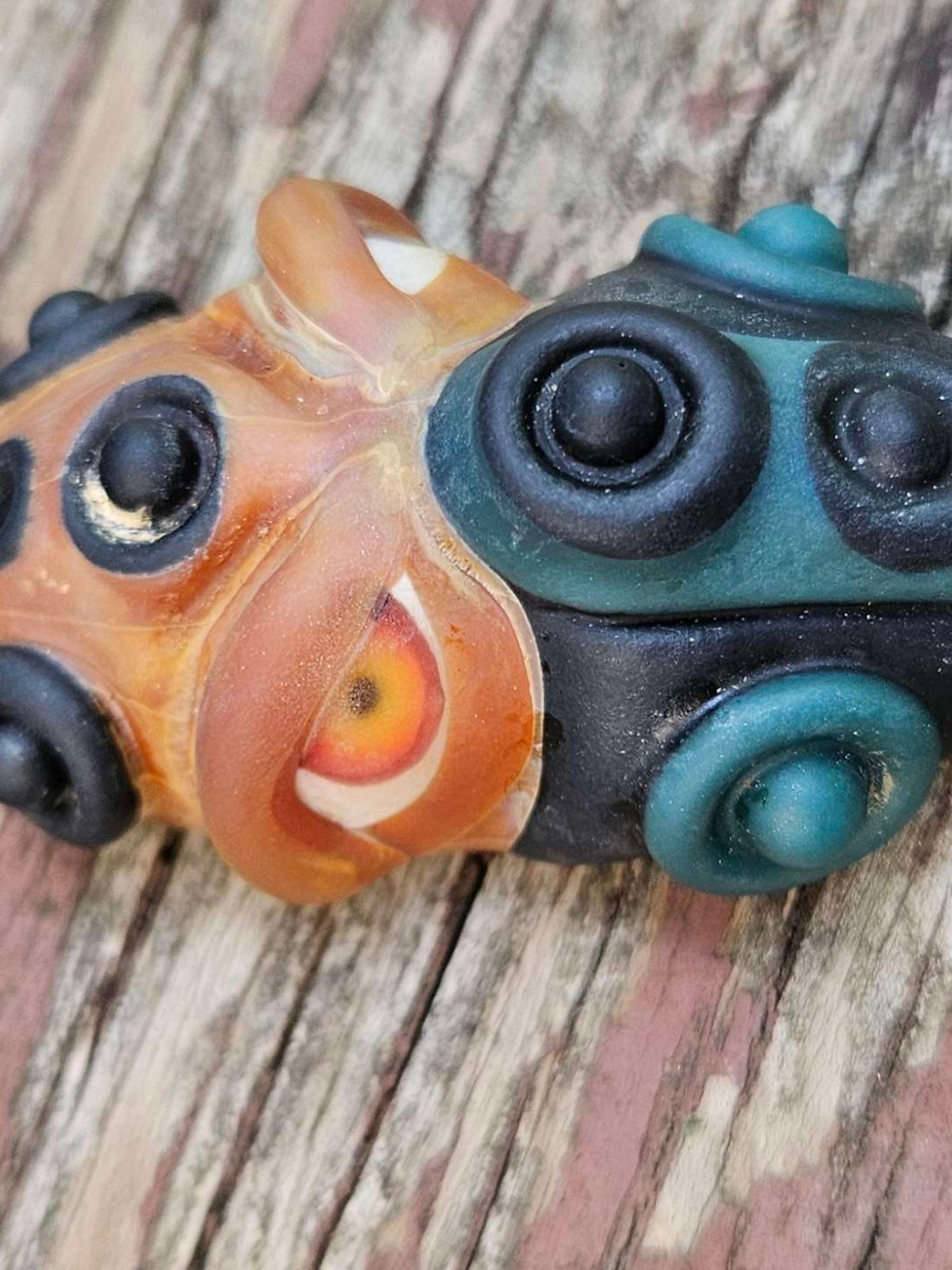 Preview pic of Gas mask