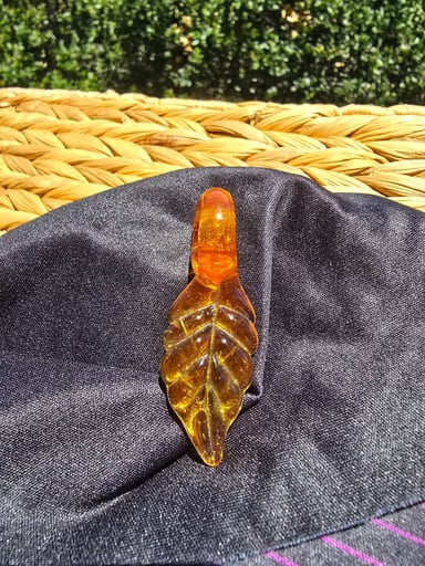 Preview pic of Levi Fuller Leaf Pendant