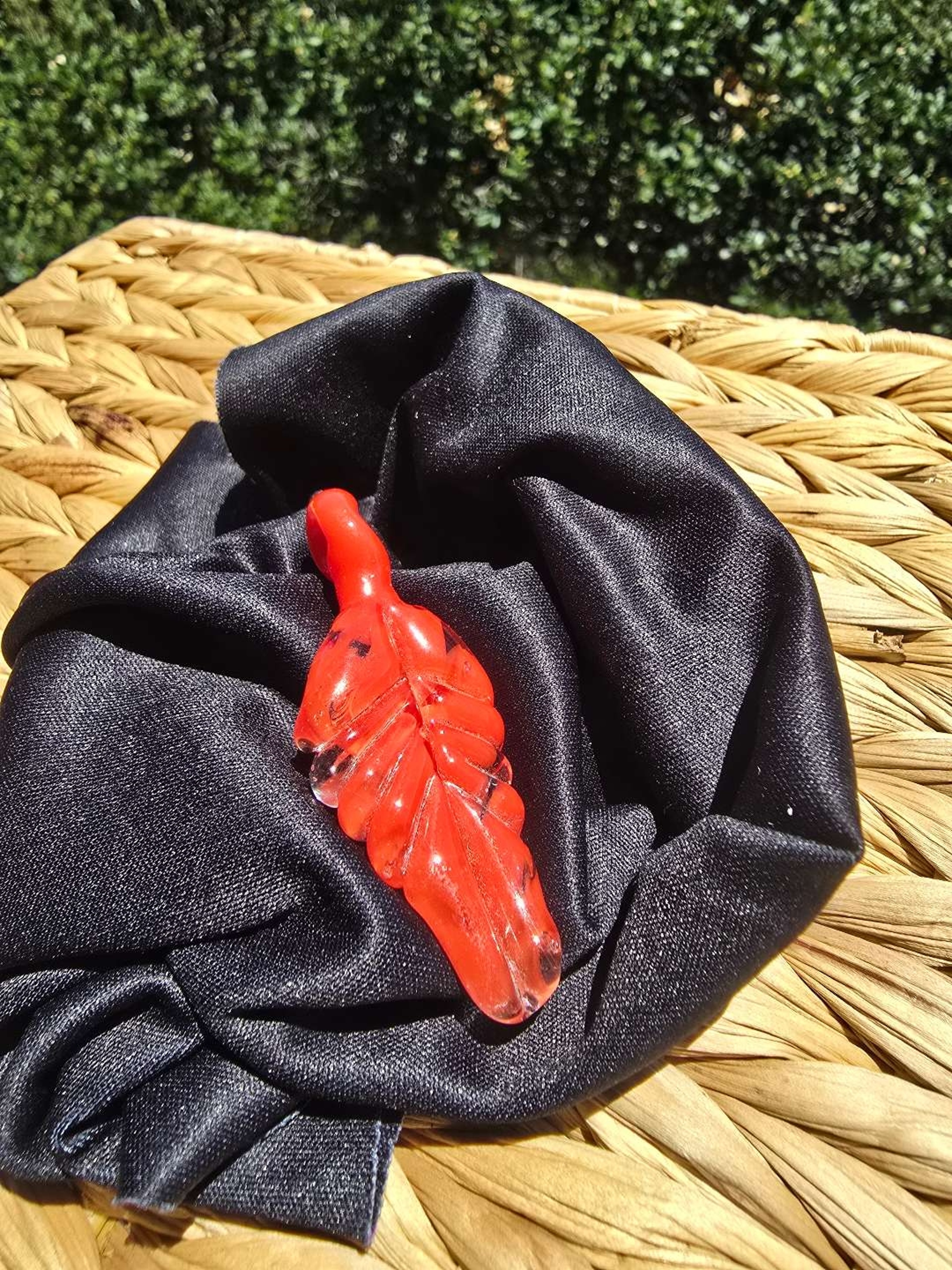 Preview pic of Levi Fuller Leaf Pendant