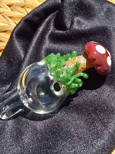 Preview pic of Grassy Mushroom Cap