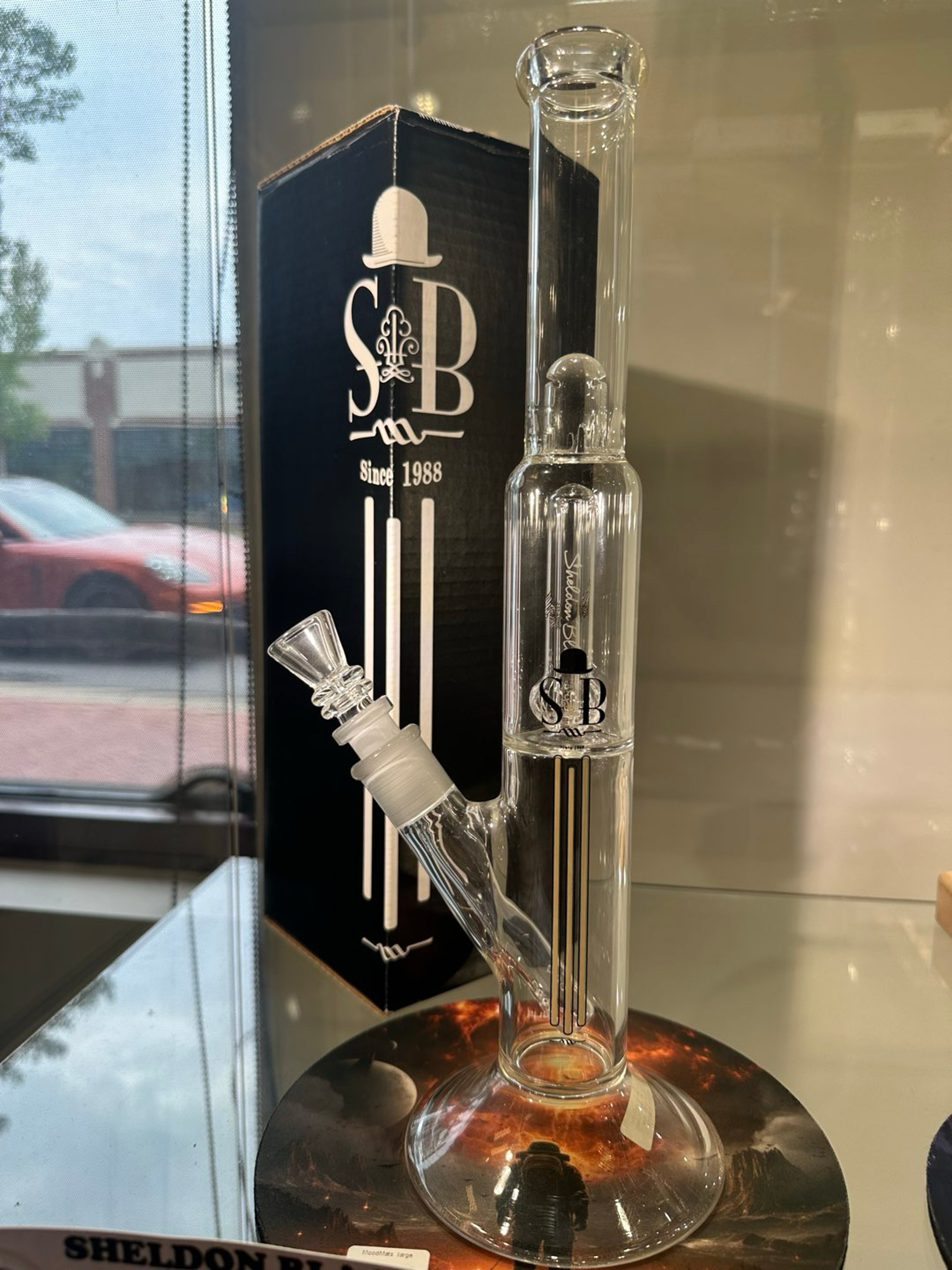 Preview pic of Sharon black 14” bowler hat bong
