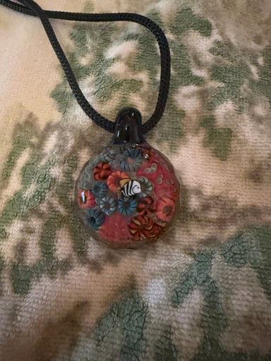 Preview pic of Keys Glass Faceted Aquarium Pendant