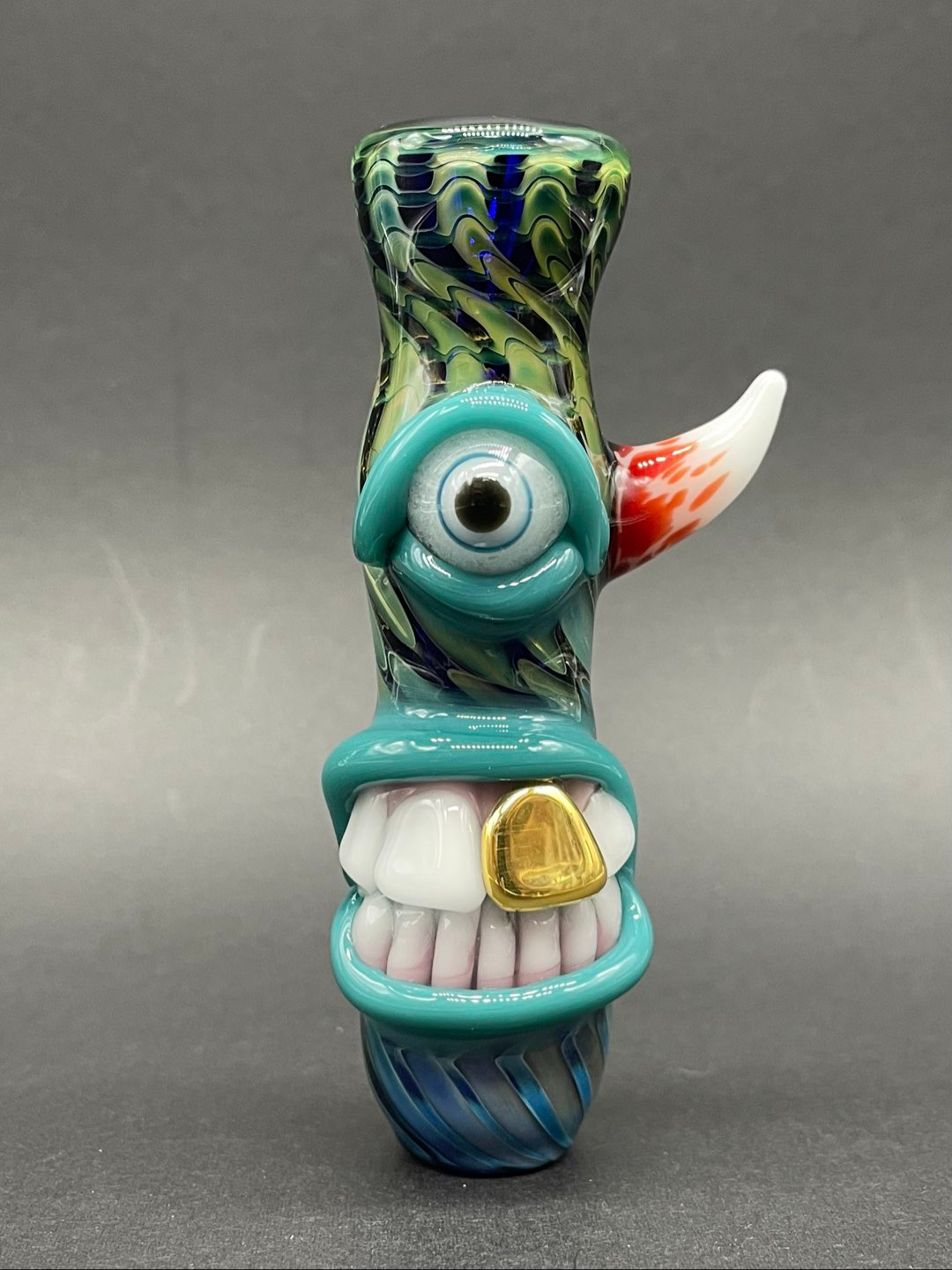 Preview pic of Gold fumed cyclops chillum