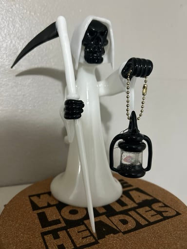 Preview pic of Joachim lotus white standing reaper with lantern and scythe
